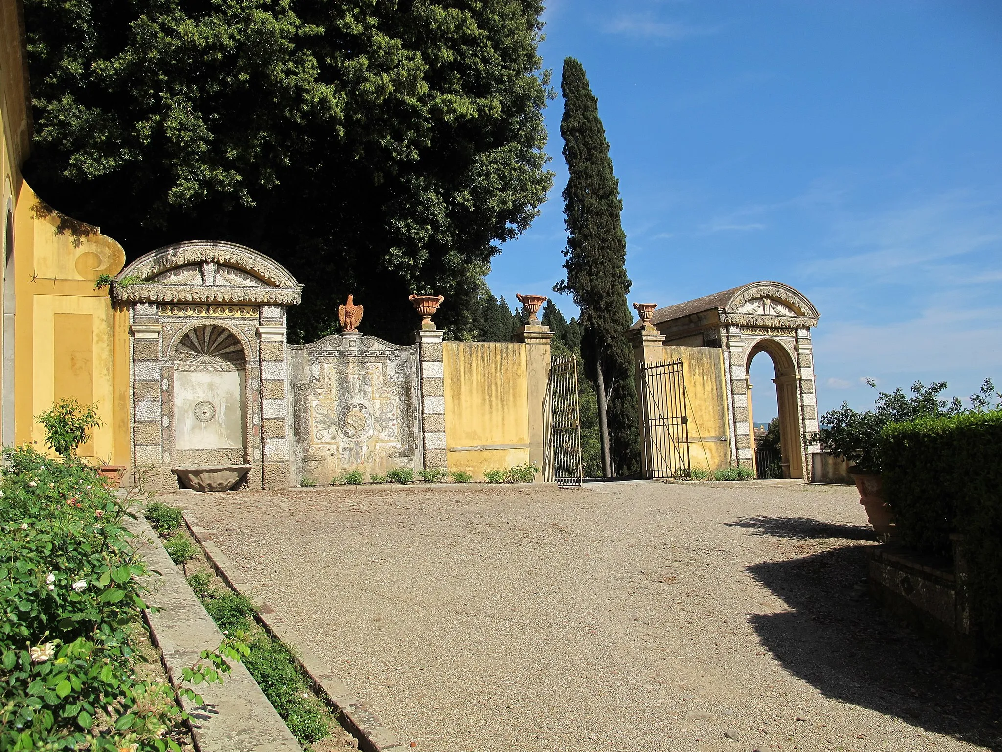 Photo showing: Villa medici di belcanto, ingresso 04.1