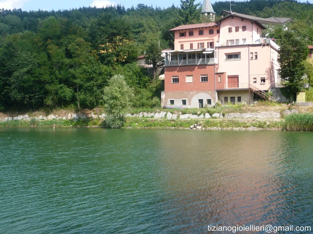 Photo showing: Castel dell'Alpi 2009