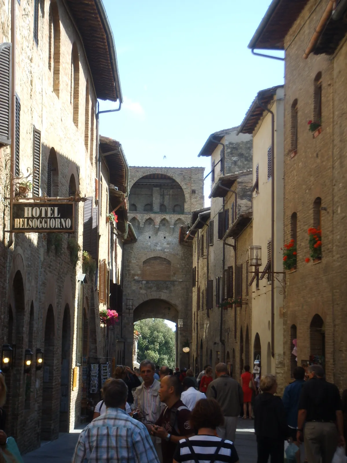 Photo showing: San Gimignano, Porta San Giovanni