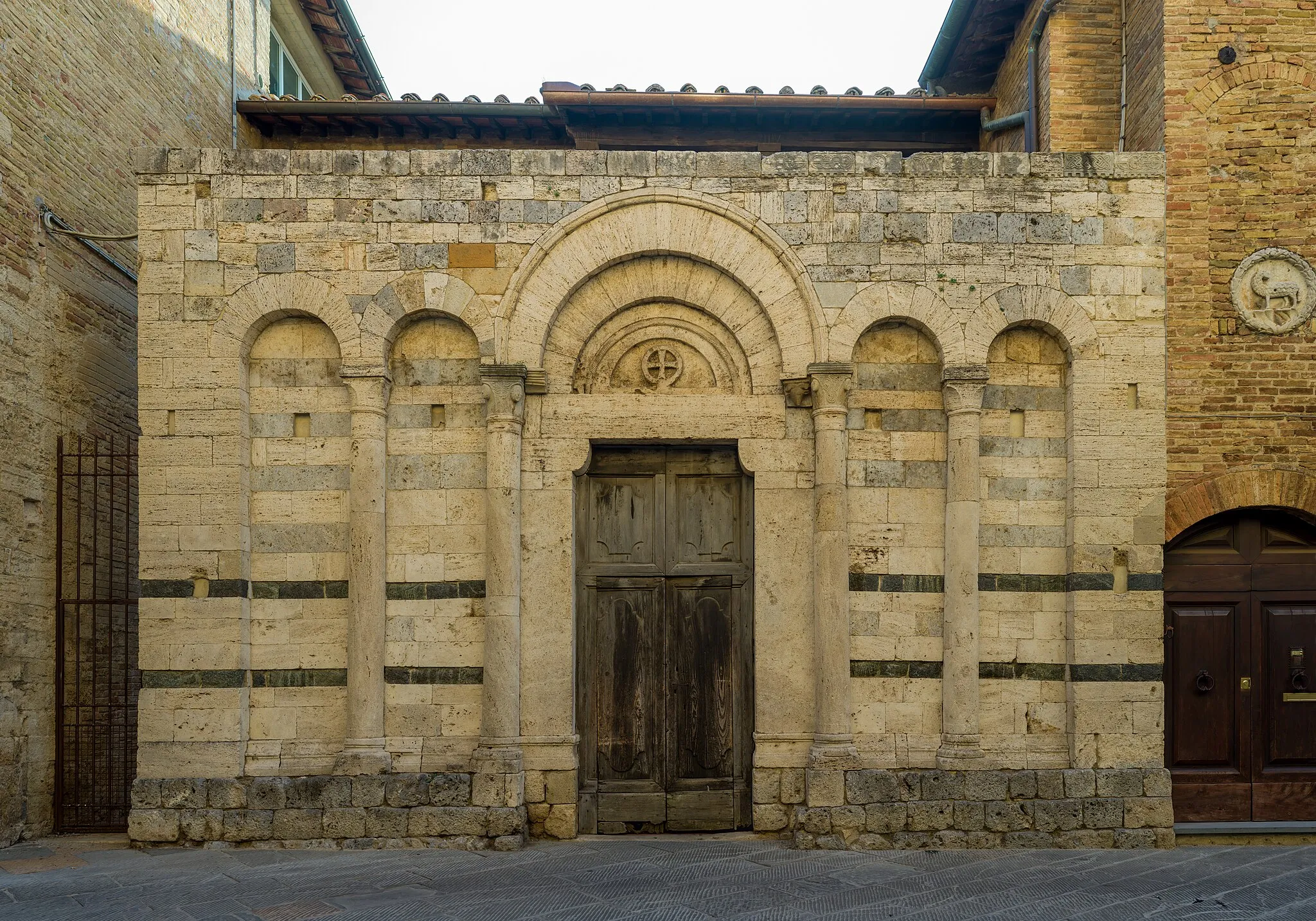 Photo showing: San Francesco church in San Gimignano. Section 66	XV	Seocine by bishop Sigeric.