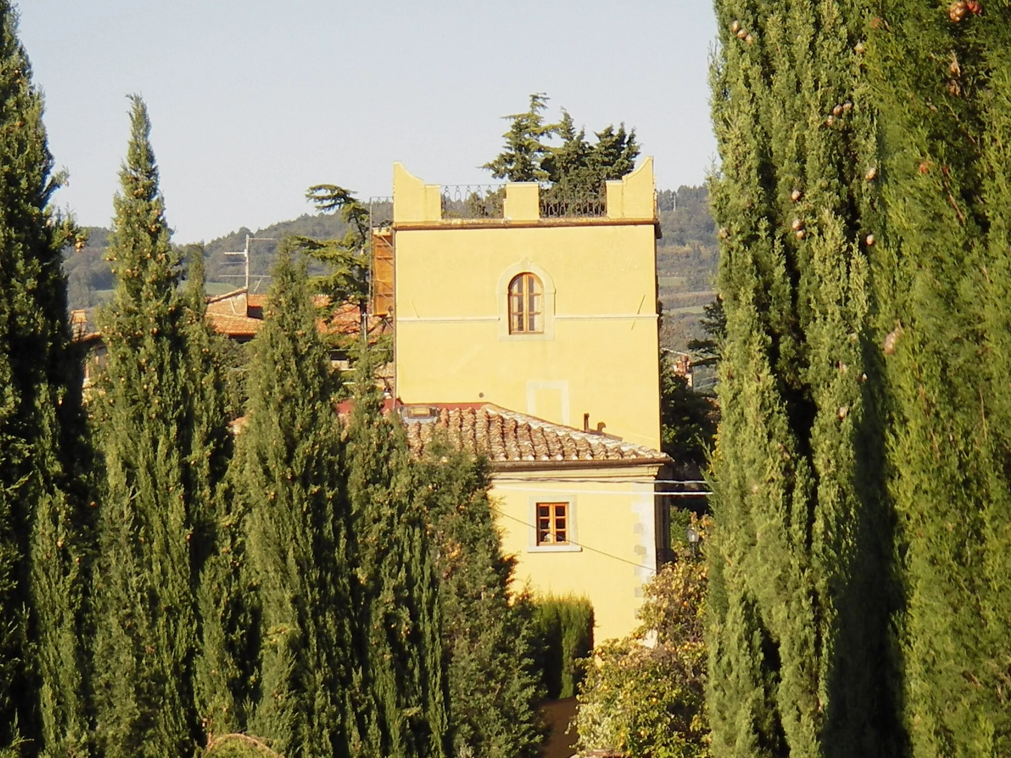 Photo showing: Canonica di Cercina dal Monte Govino: particolare della torre di villa Maragliano