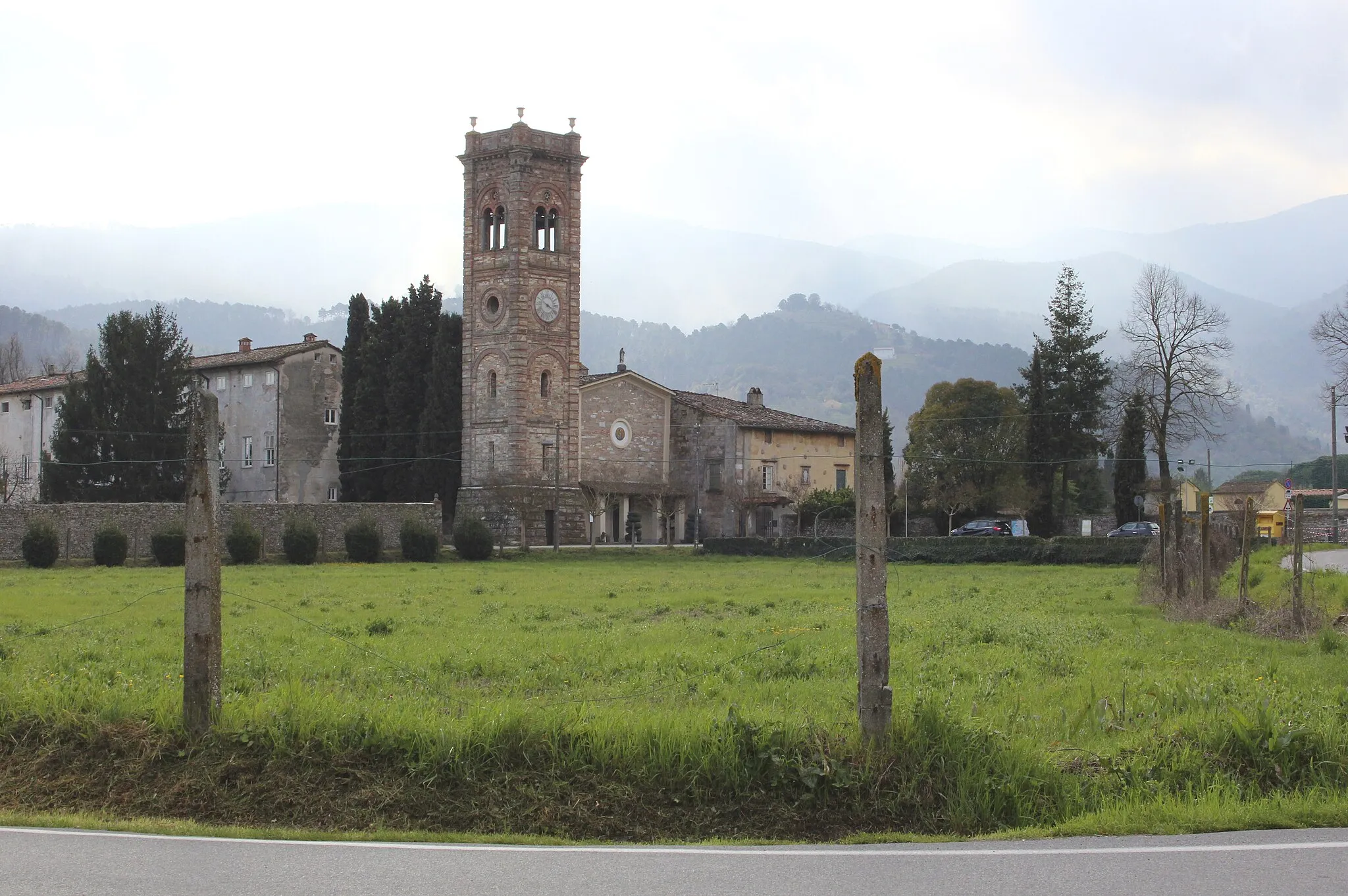 Photo showing: Badia di Cantignano, hamlet of Capannori, Province of Lucca, Tuscany, Italy