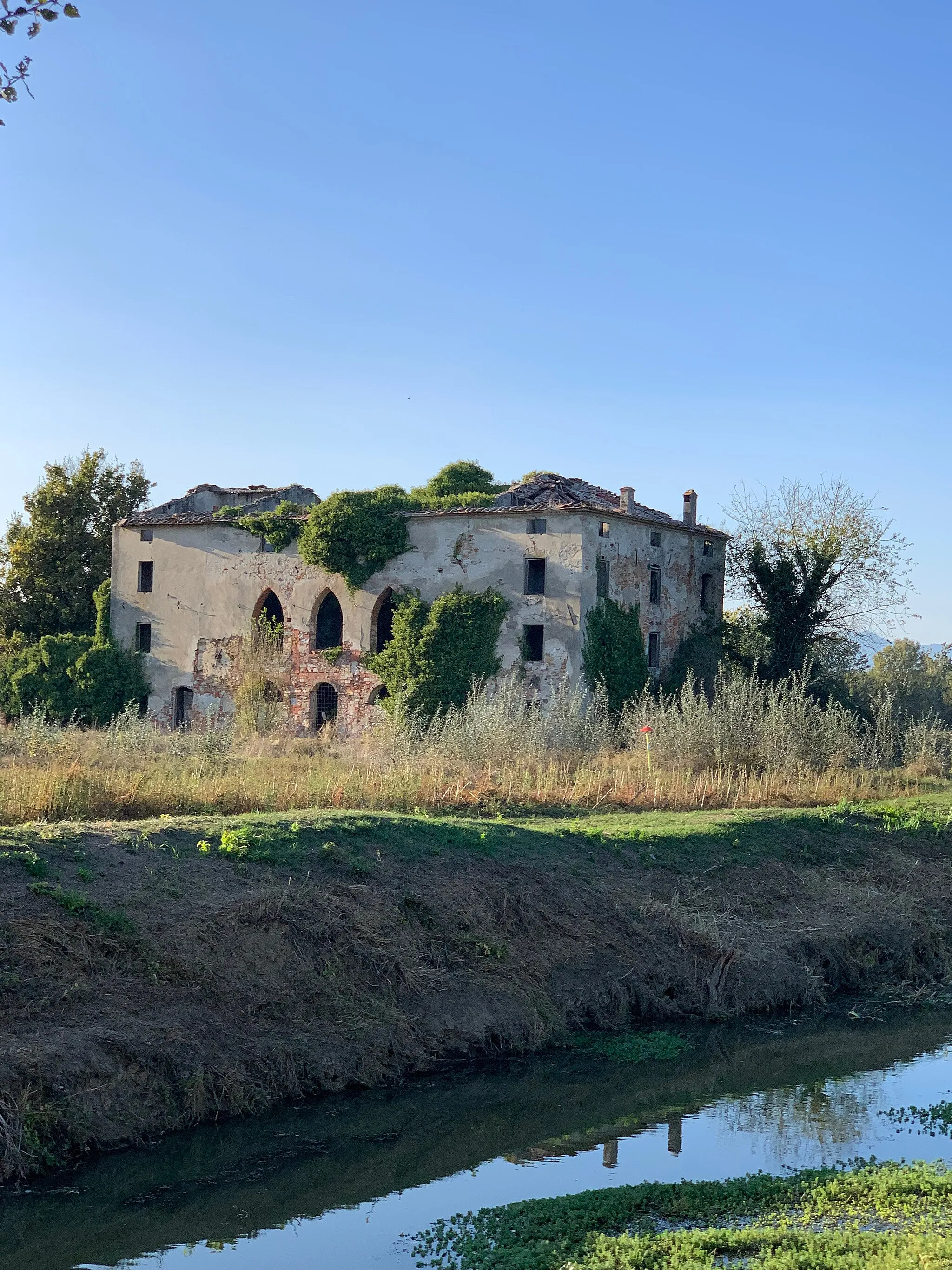 Photo showing: Il Palazzaccio sul Rogio