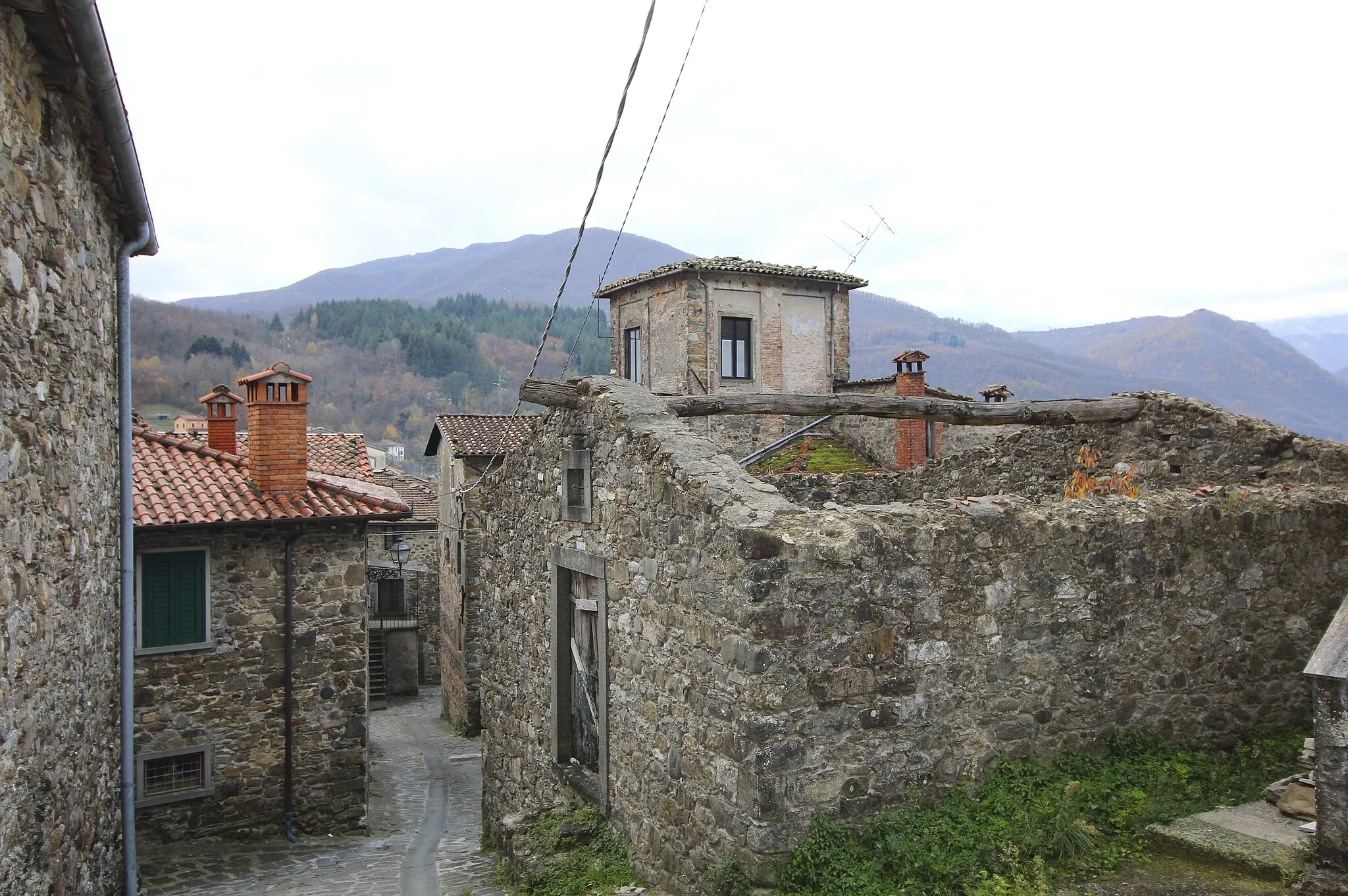 Photo showing: Poggio, hamlet of Camporgiano, Garfagnana, Province of Lucca, Tuscany, Italy