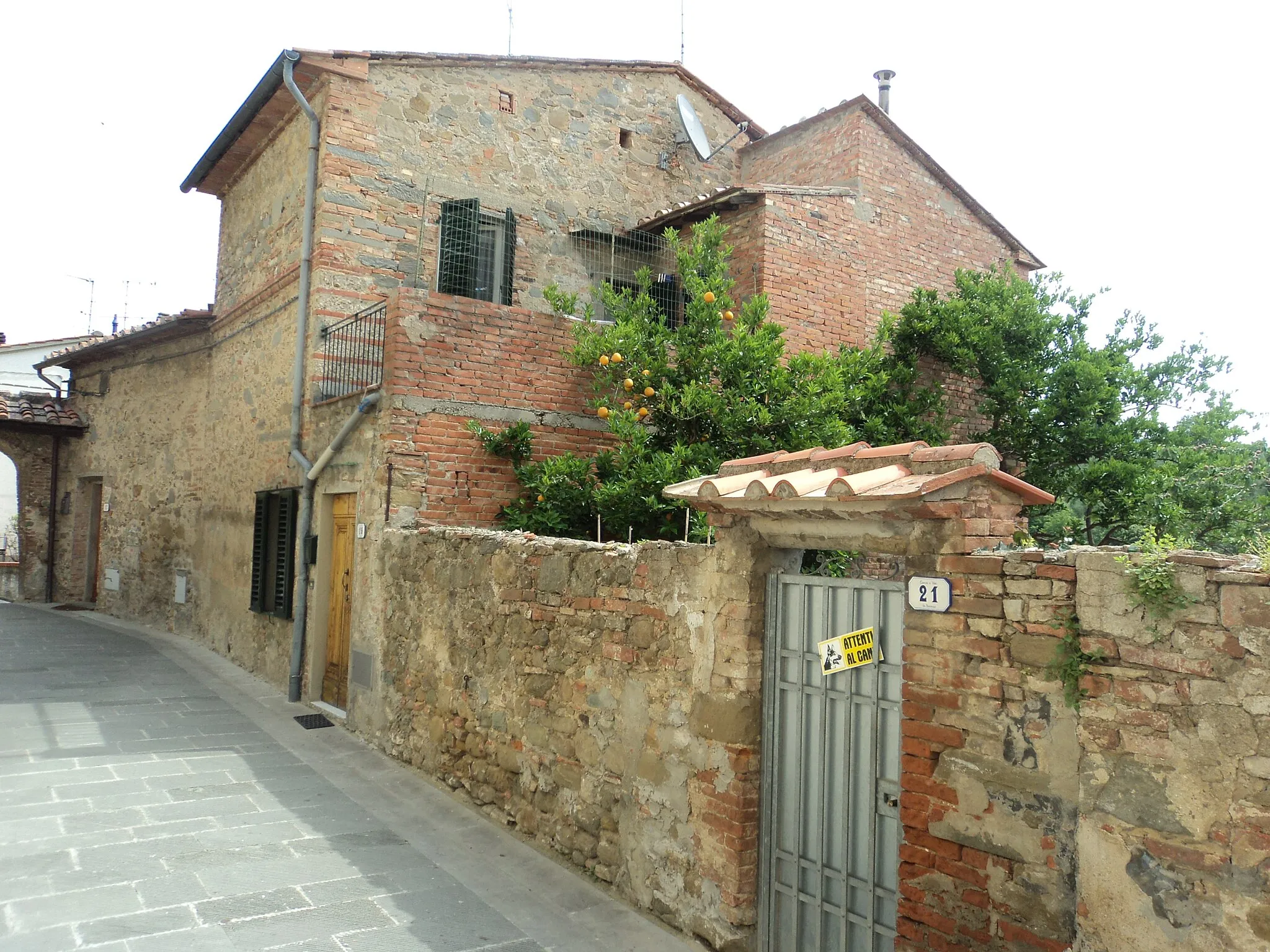 Photo showing: Abitazione