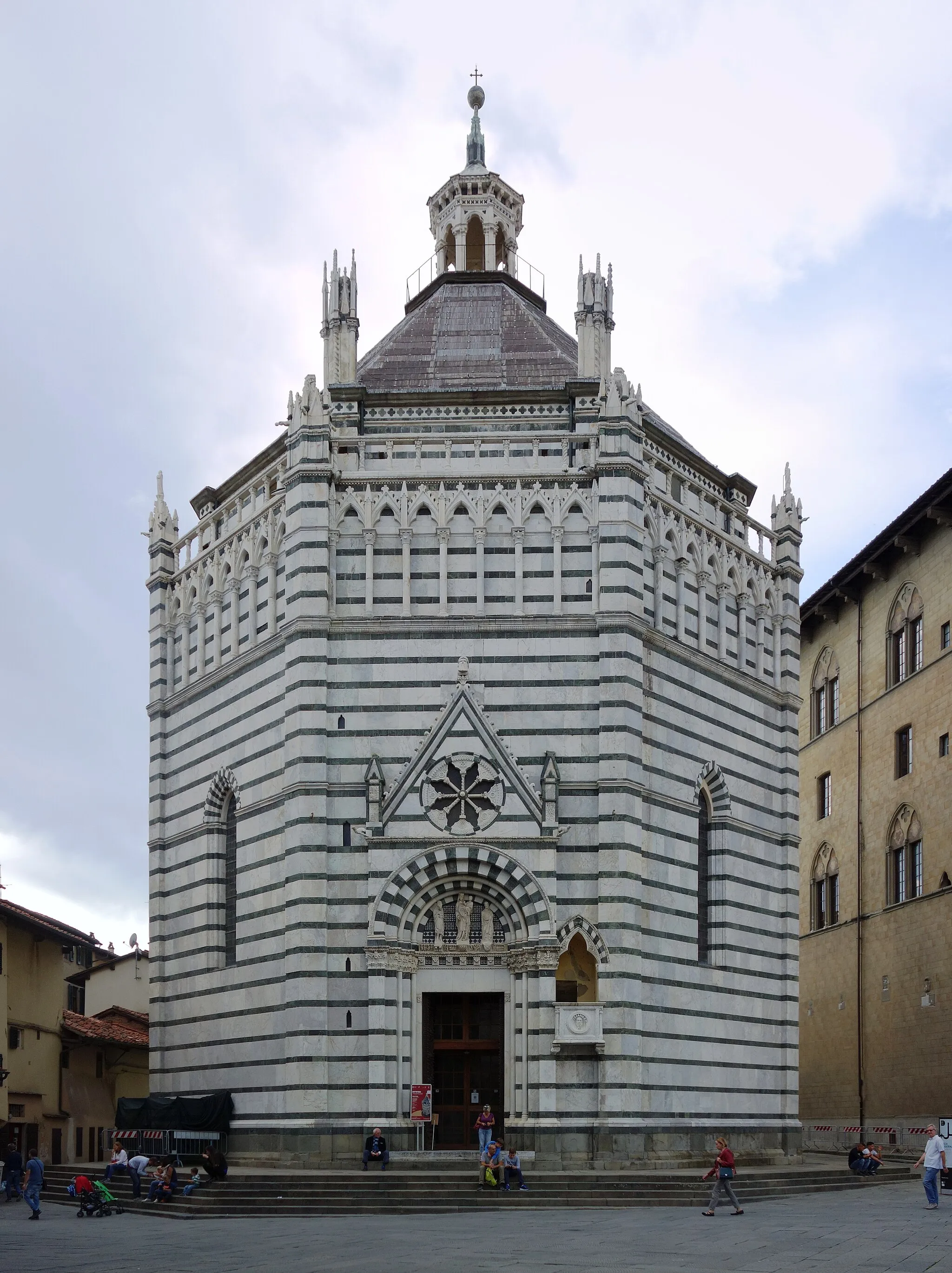 Photo showing: The Baptistery in Pistoia, Tuscany, Italy.