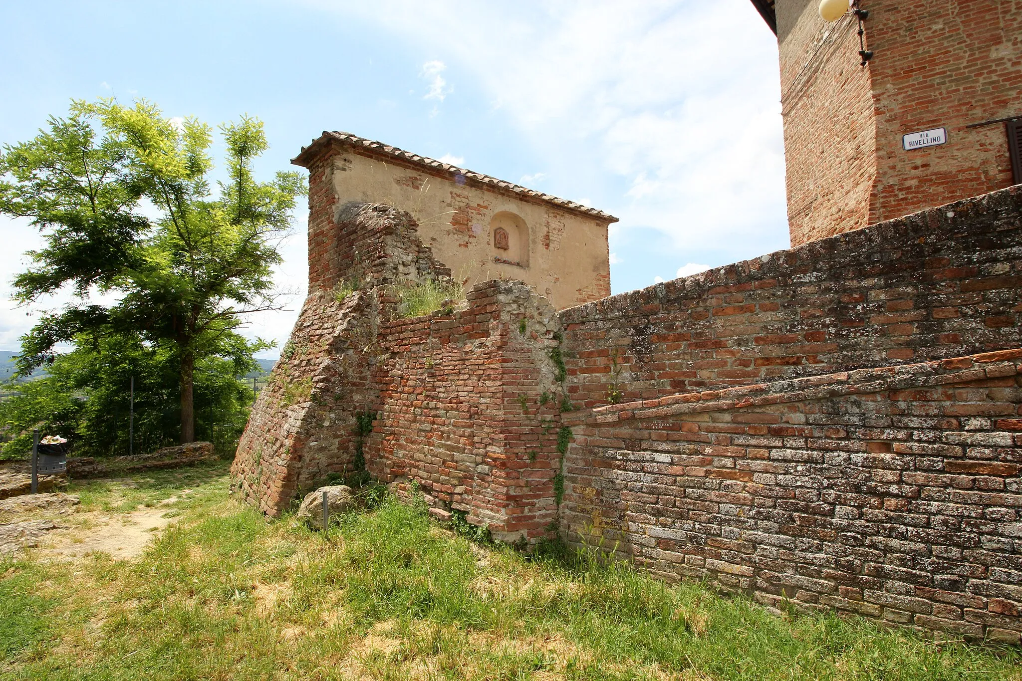 Photo showing: City gate Porta al Rivellino, Certaldo alto, Certaldo, Comune in the Metropolitan City of Florence, Tuscany, Italy