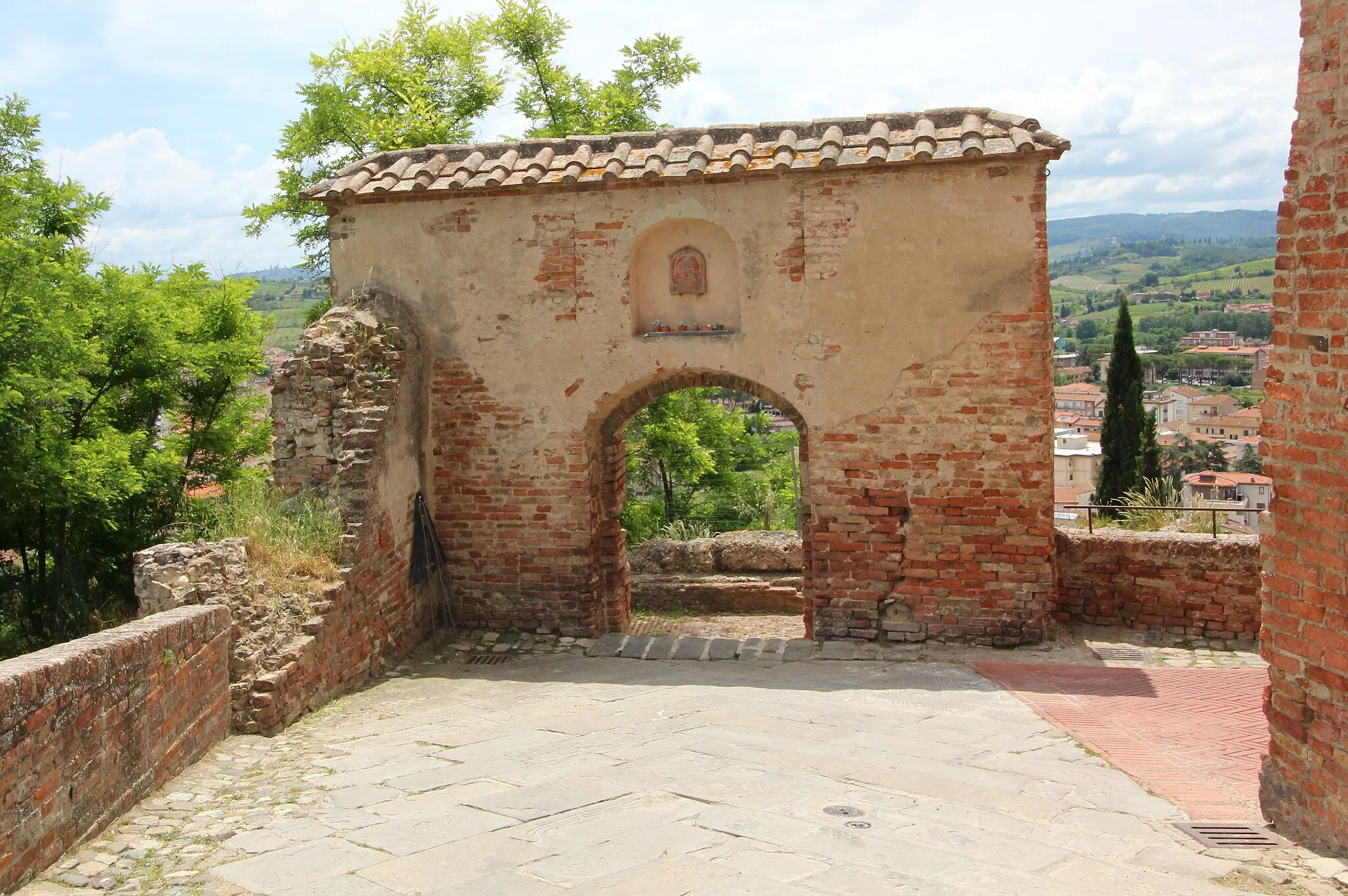 Photo showing: City gate Porta al Rivellino, Certaldo alto, Certaldo, Comune in the Metropolitan City of Florence, Tuscany, Italy