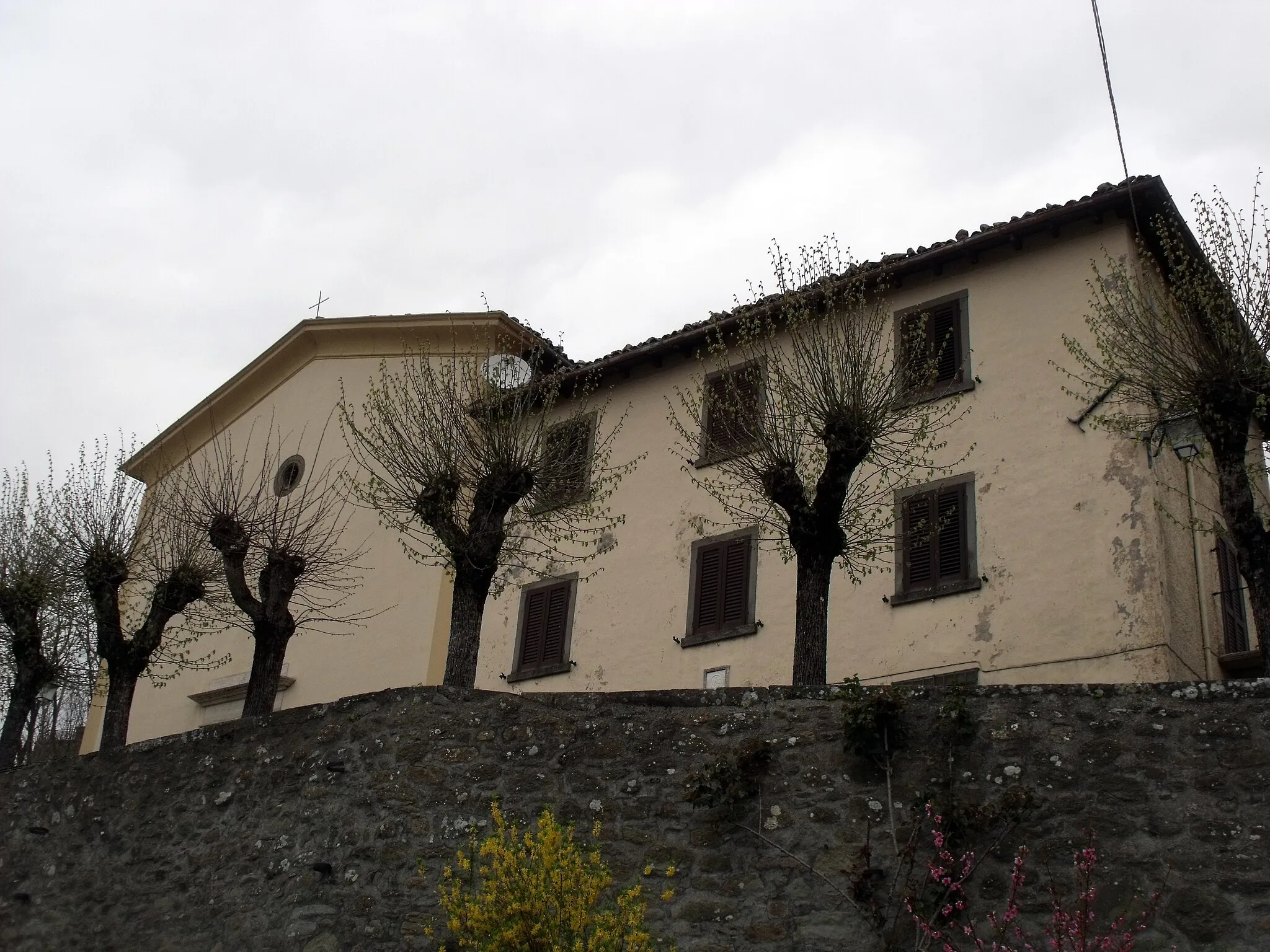 Photo showing: Church of San Bartolomeo in Chiozza, hamlet of Castiglione di Garfagnana, Province of Lucca, Tuscany, Italy