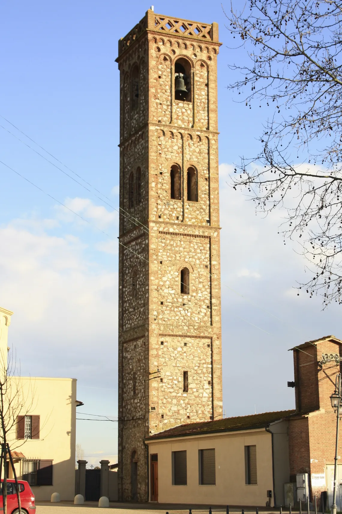 Photo showing: Church Santi Pietro e Paolo, Latignano, hamlet of Cascina, Province of Pisa, Tuscany, Italy