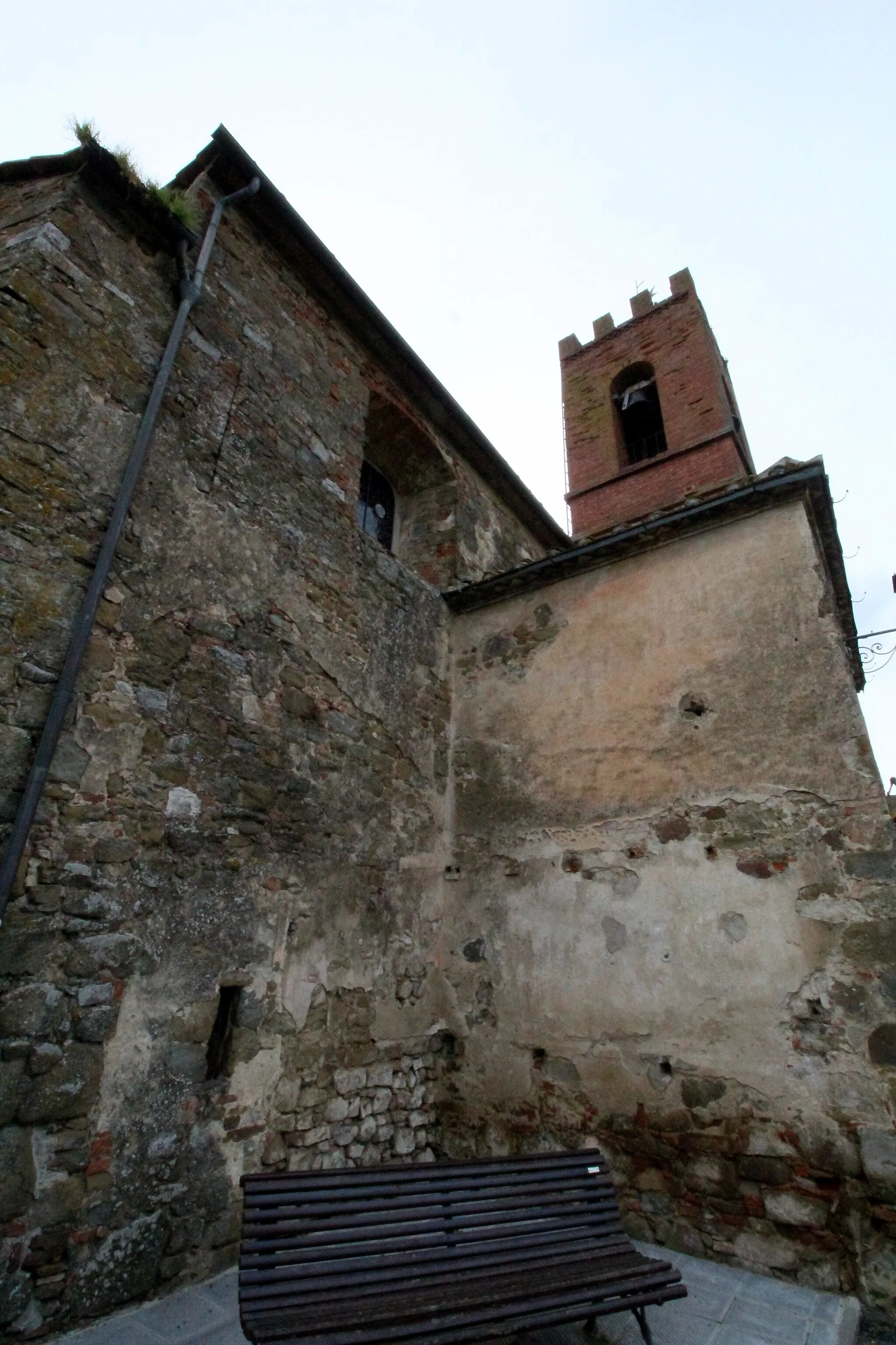 Photo showing: Church Pieve di Santa Lucia in Pietraviva, hamlet of Bucine, Province of Arezzo, Tuscany, Italy