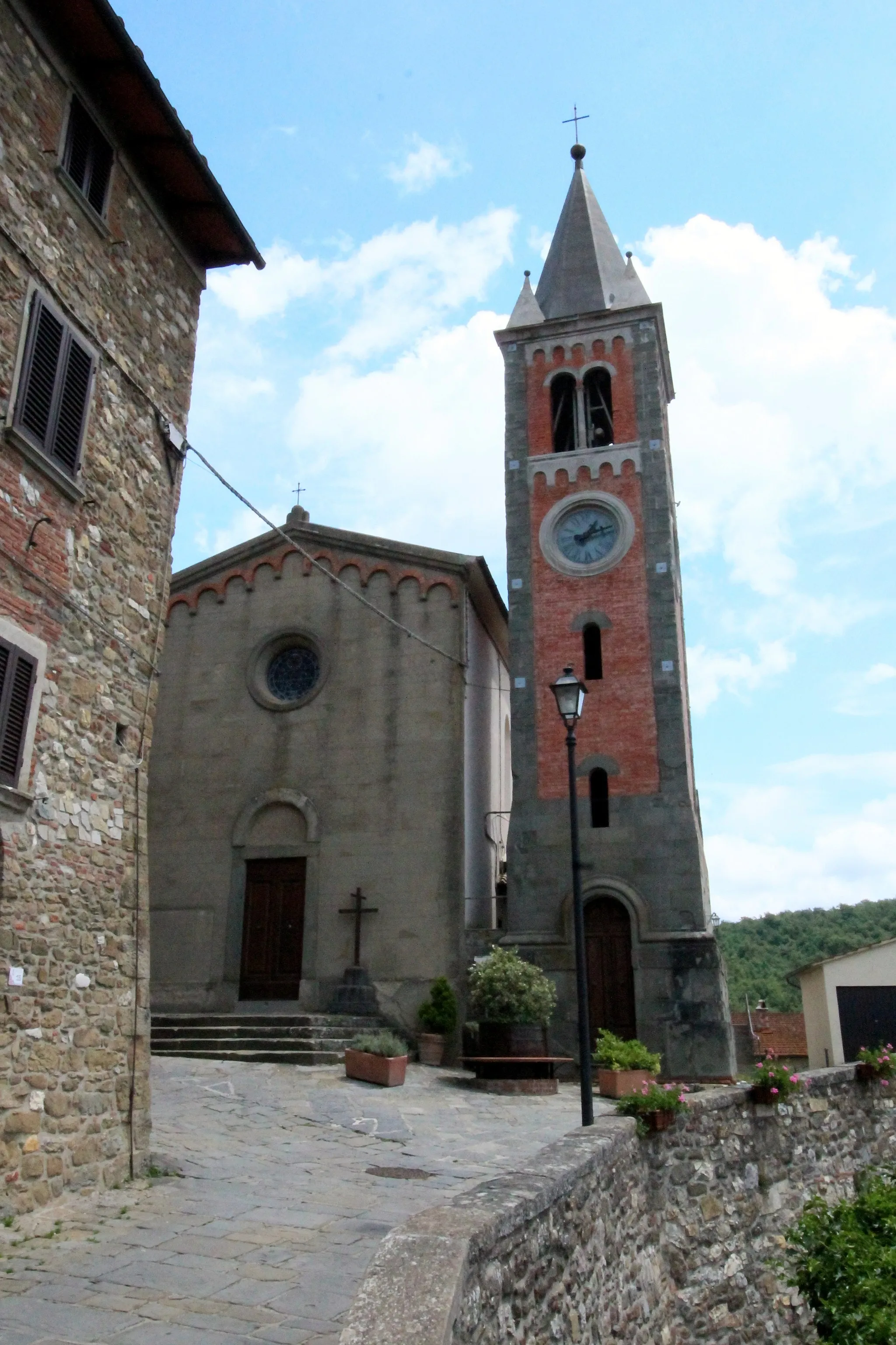 Photo showing: Church of Santa Maria Assunta in Ambra, hamlet of Bucine, Province of Arezzo, Tuscany, Italy