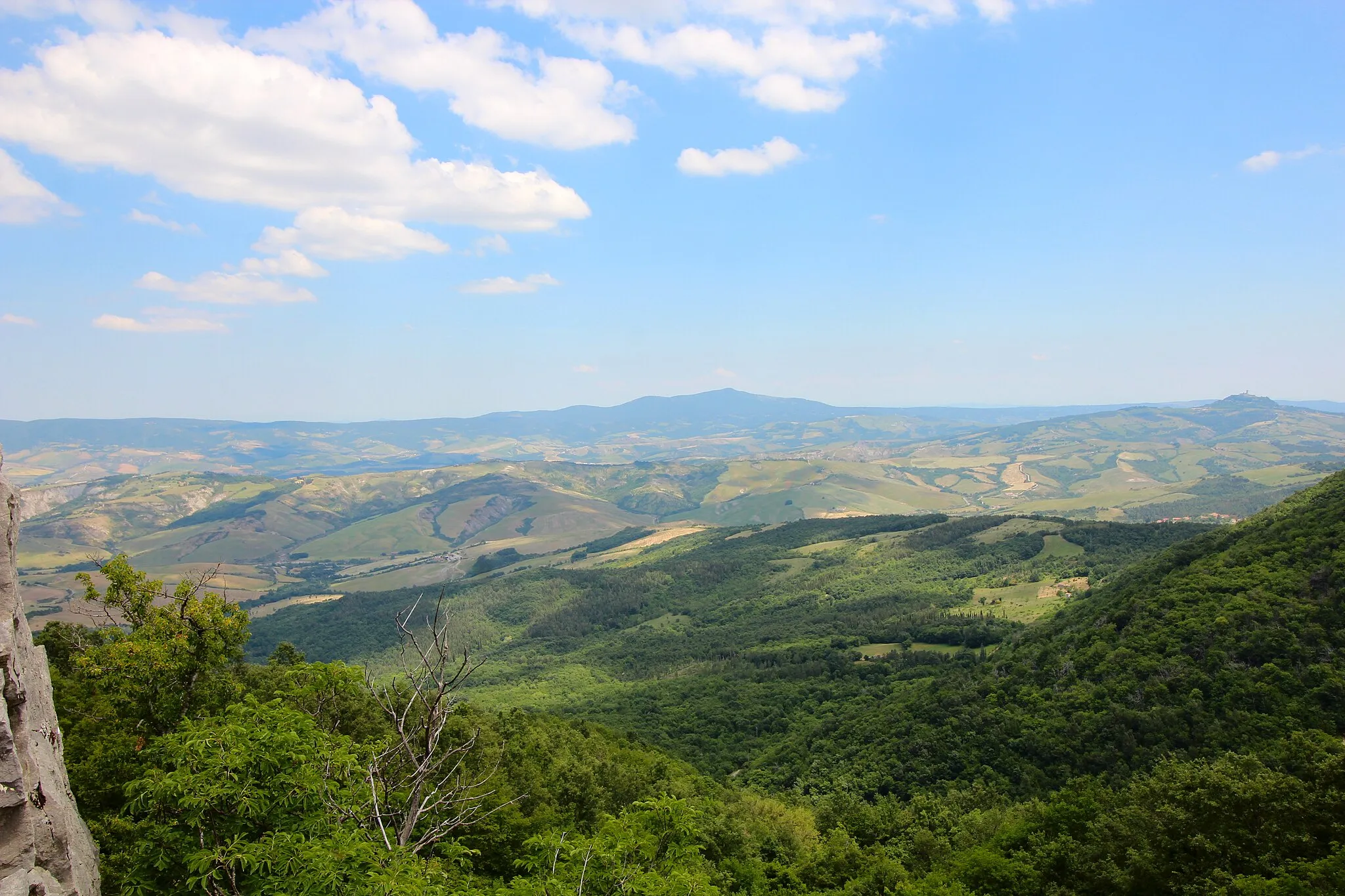Photo showing: View from the Castle Rocca di Campigliola, Campiglia d’Orcia, hamlet of Castiglione d’Orcia, Province of Siena, Tuscany, Italy