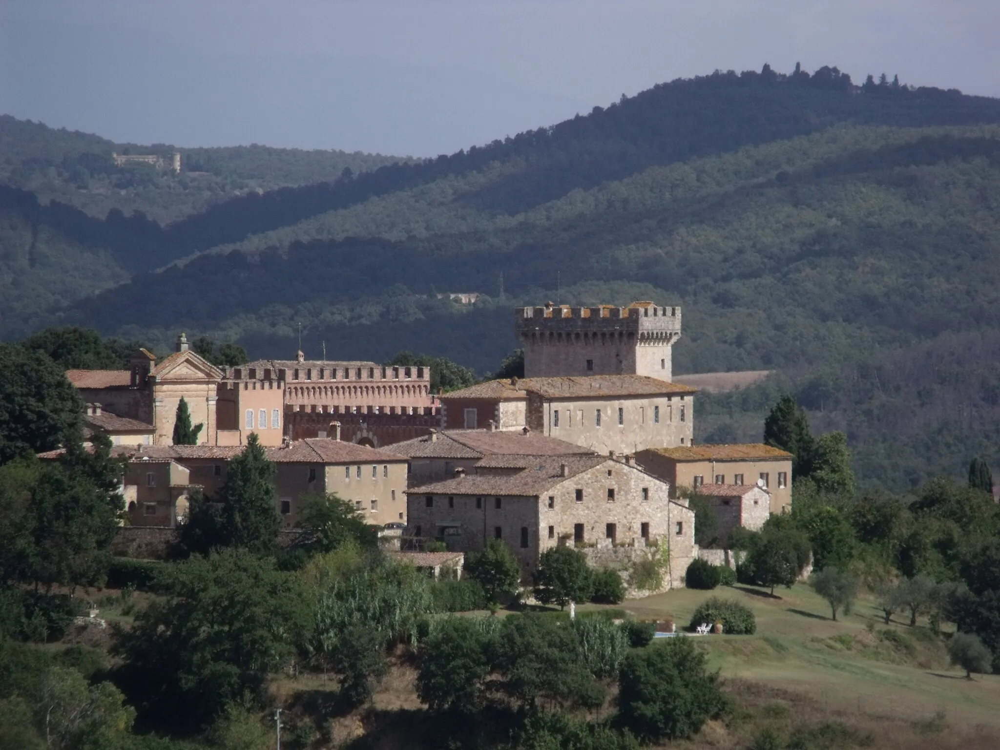 Photo showing: San Gimignanello, Castle and hamlet of Rapolano Terme, Crete Senesi, Province of Siena, Tuscany, Italy
