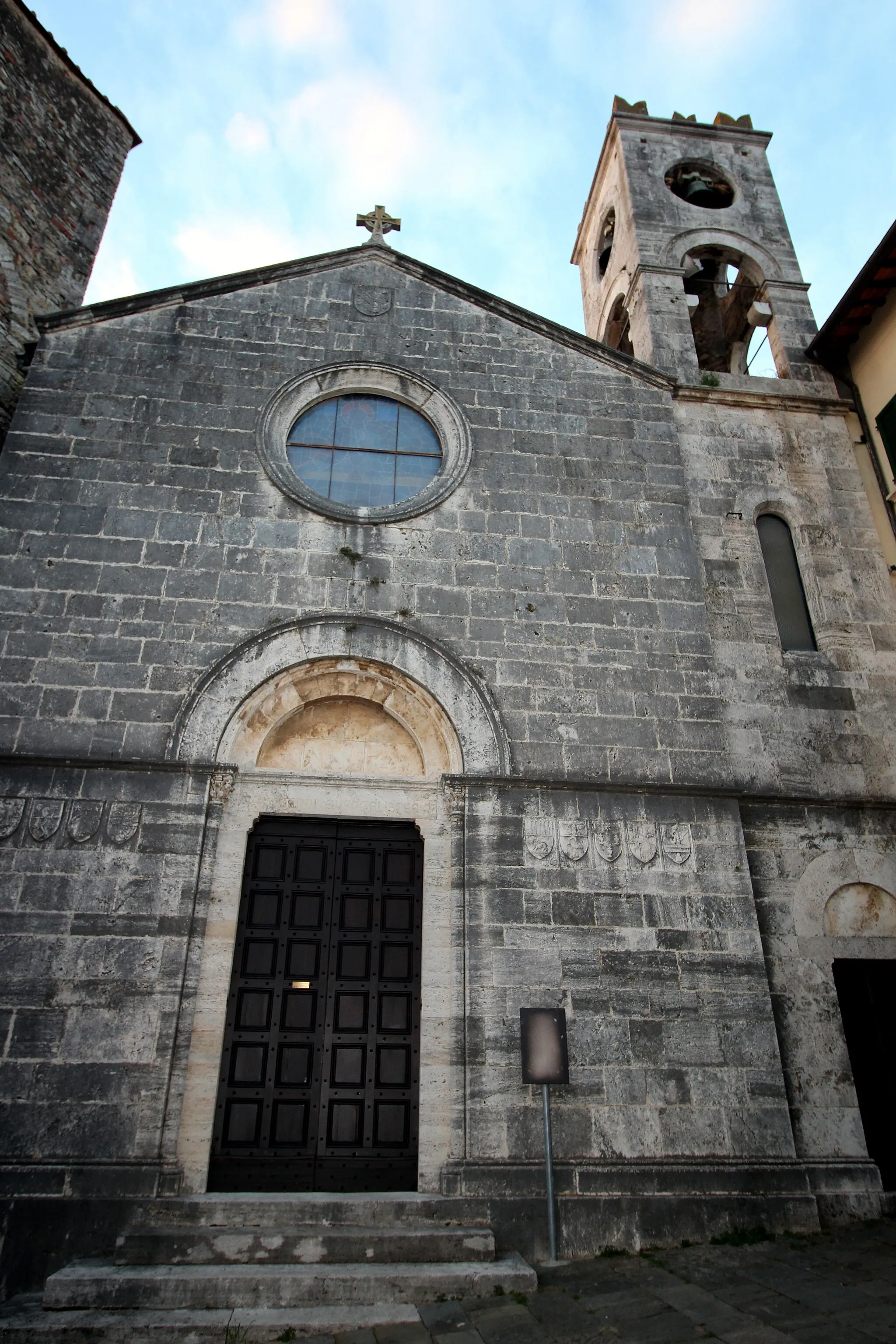 Photo showing: Church San Giovanni Evangelista, in Armaiolo, hamlet of Rapolano Terme, Province of Siena, Tuscany, Italy