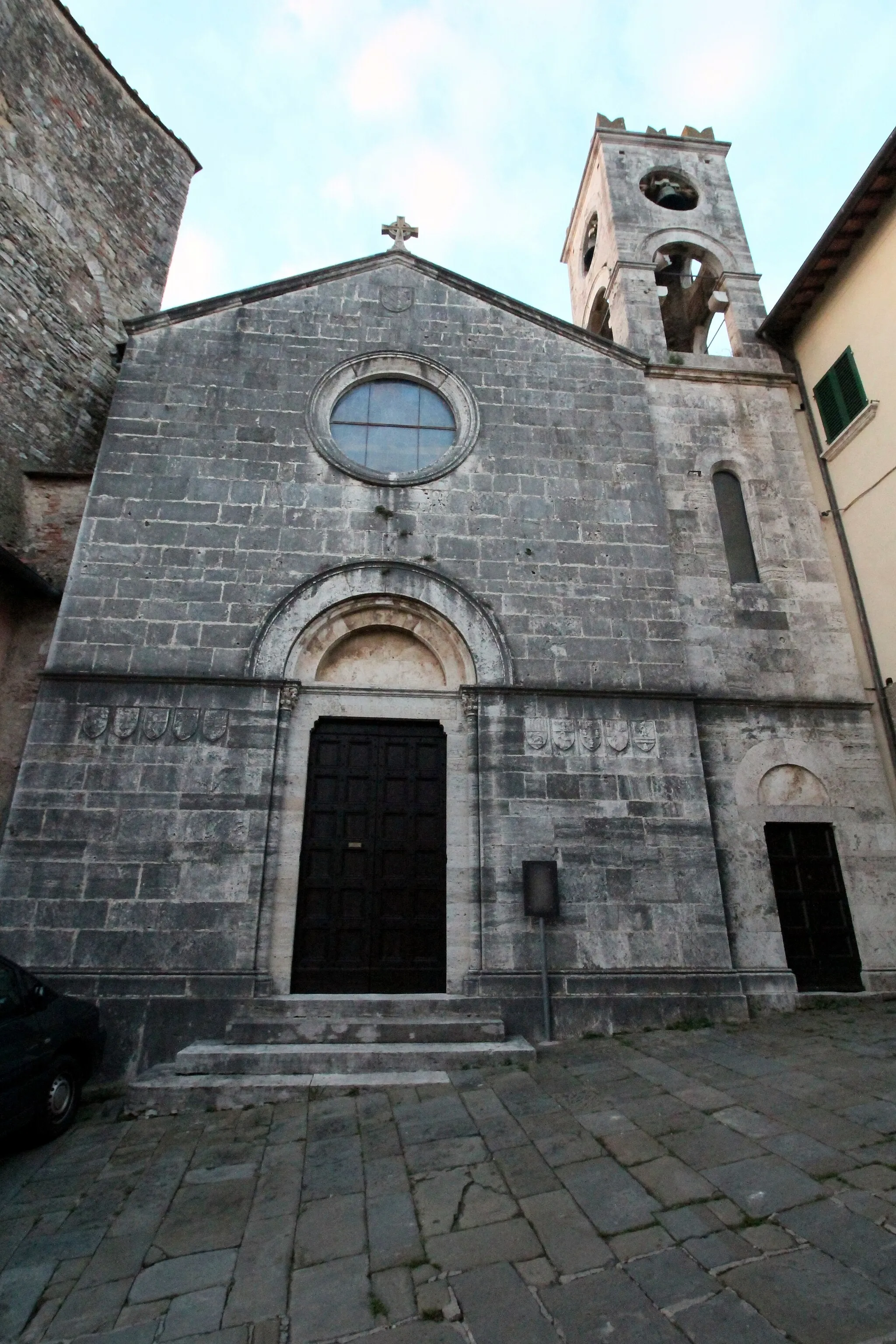 Photo showing: Church San Giovanni Evangelista, in Armaiolo, hamlet of Rapolano Terme, Province of Siena, Tuscany, Italy