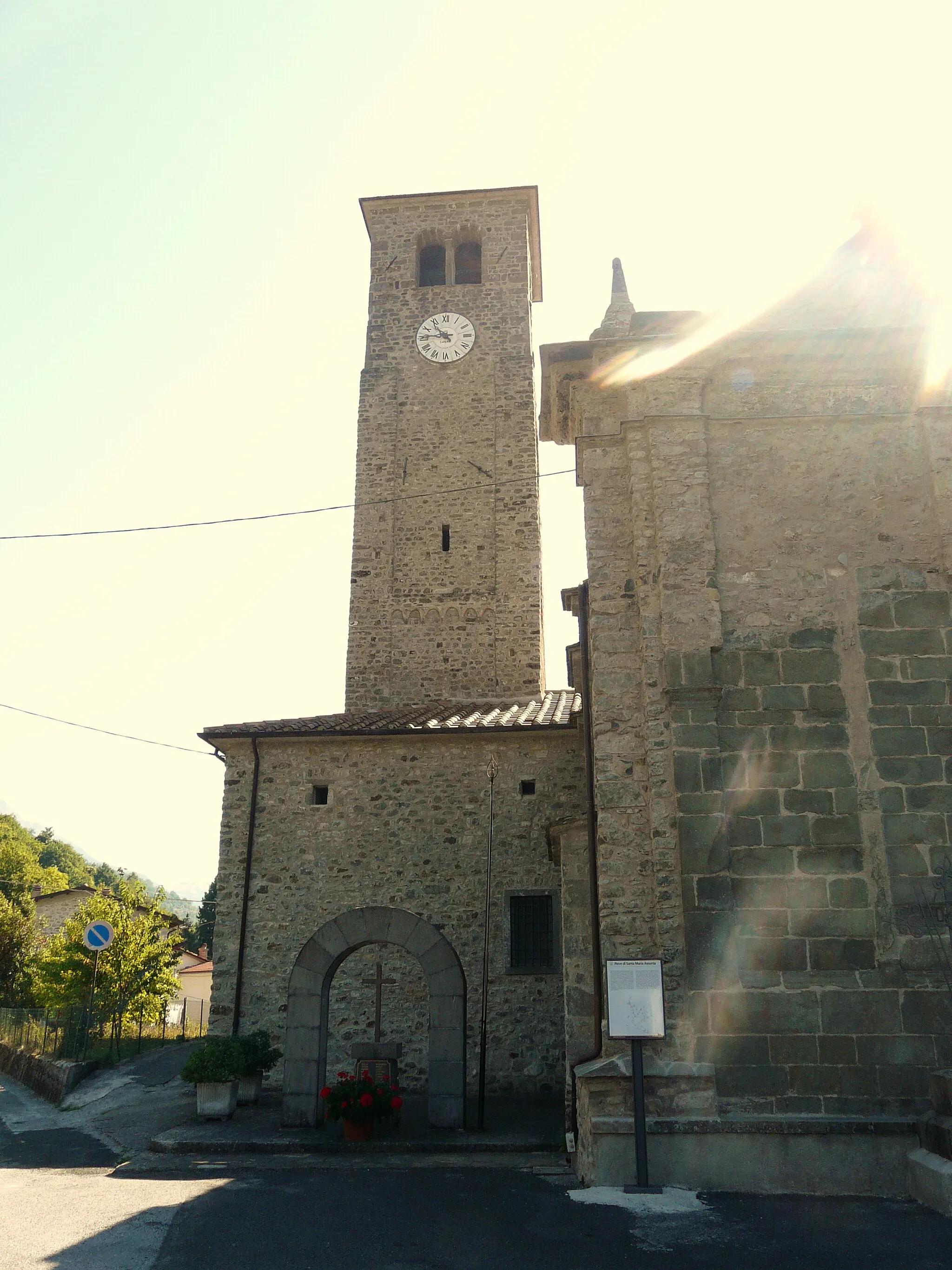 Photo showing: Pieve di Santa Maria Assunta, Crespiano, Comano, Toscana, Italia
