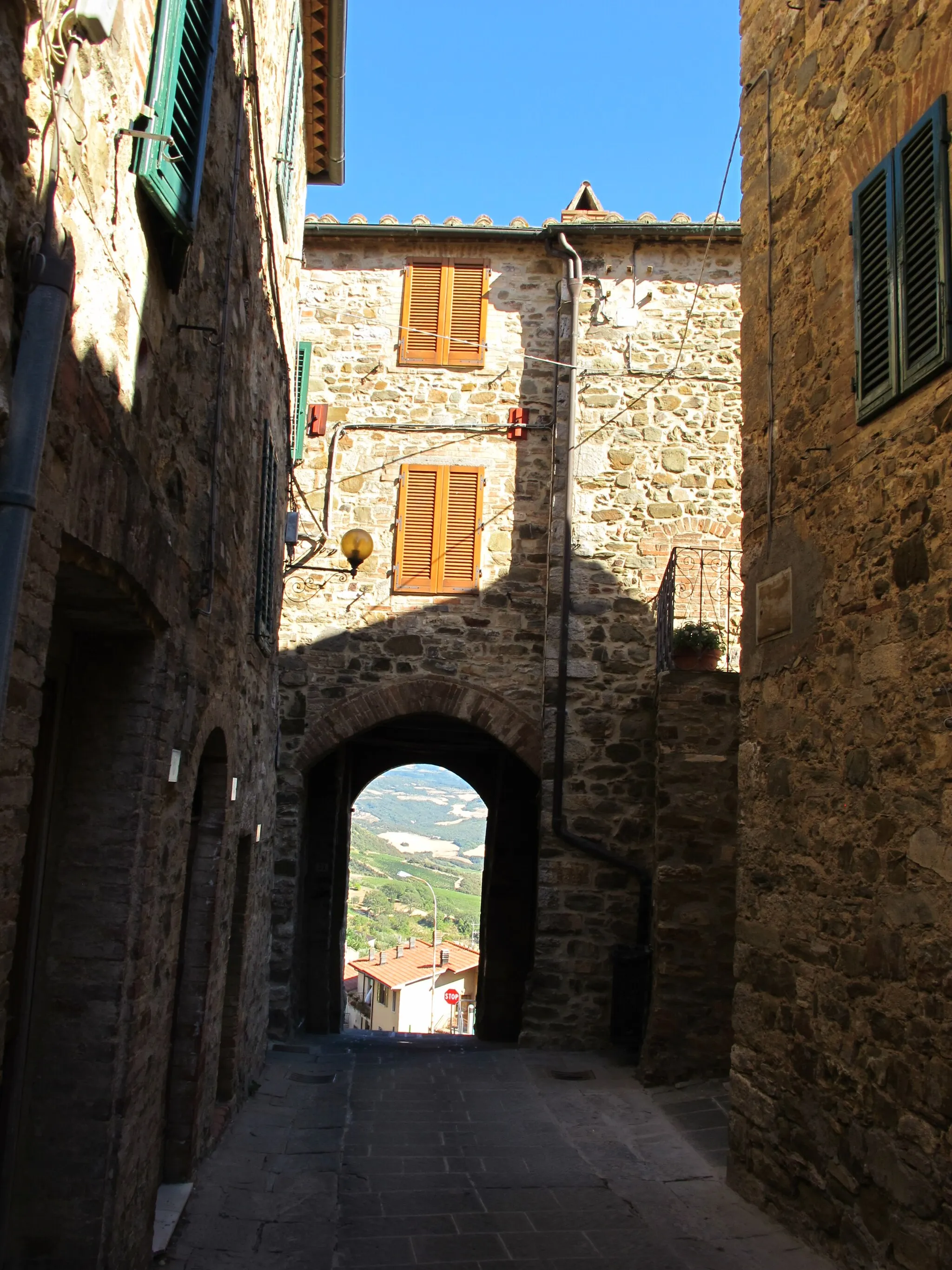 Photo showing: Castelnuovo dell'Abate, porta
