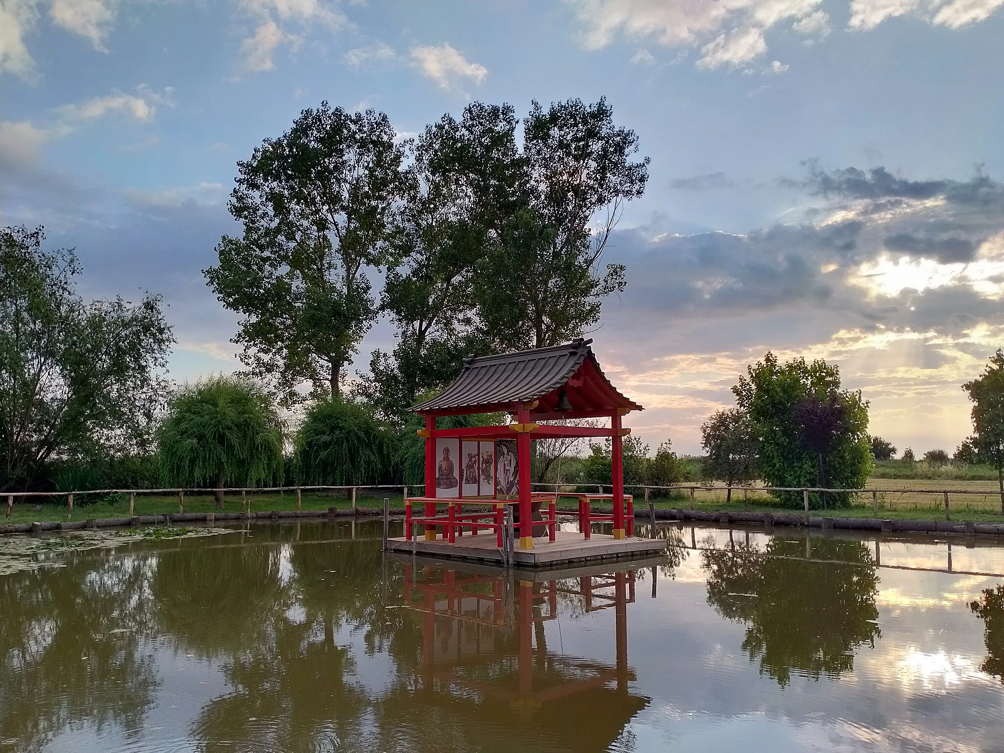 Photo showing: Shinto temple in Massarosa, Italy