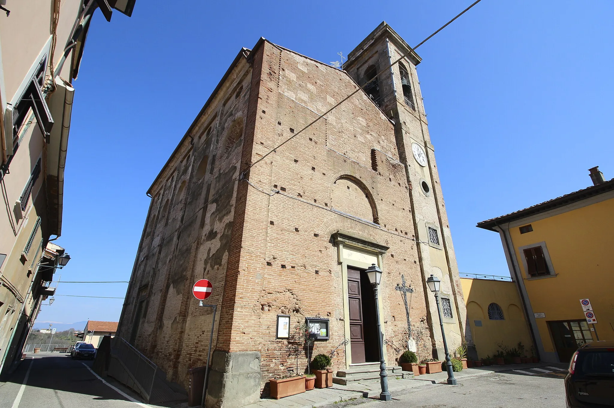 Photo showing: Church Santi Giorgio e Jacopo, Montecalvoli, hamlet of Santa Maria a Monte, Province of Pisa, Tuscany, Italy