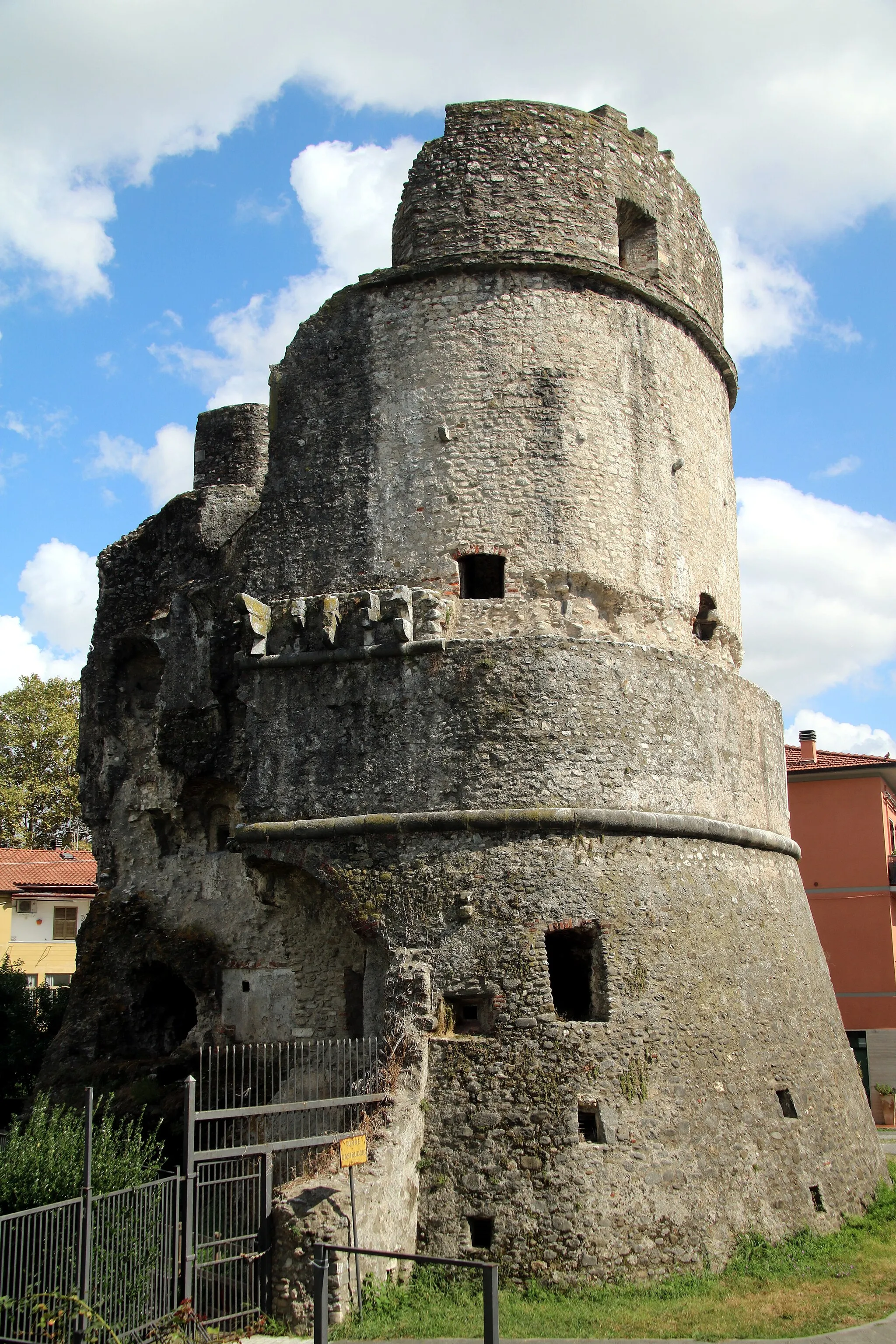 Photo showing: Torre di Castruccio (Avenza)