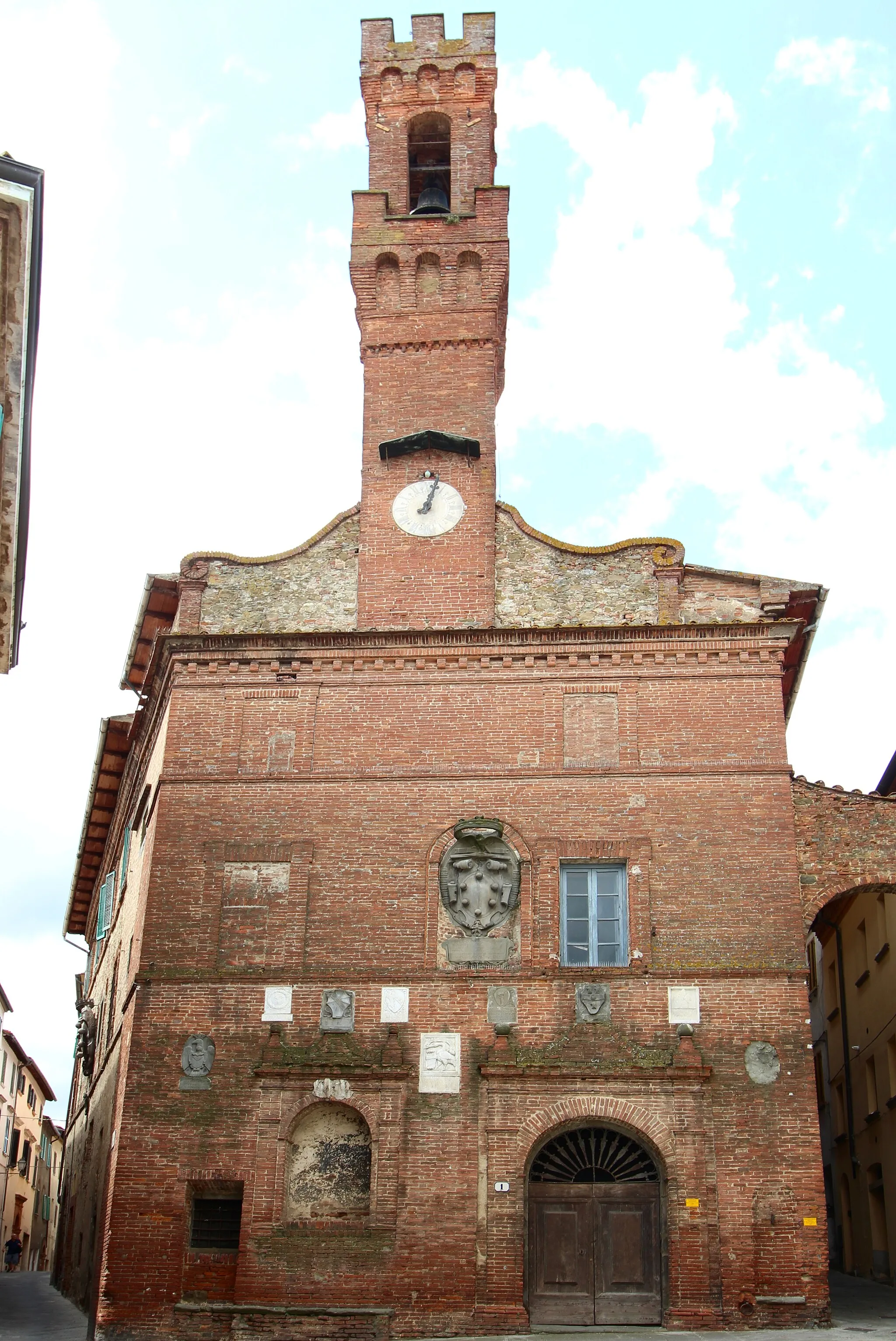 Photo showing: Palace Palazzo Pretorio, city center of Sinalunga, Province of Siena, Tuscany, Italy