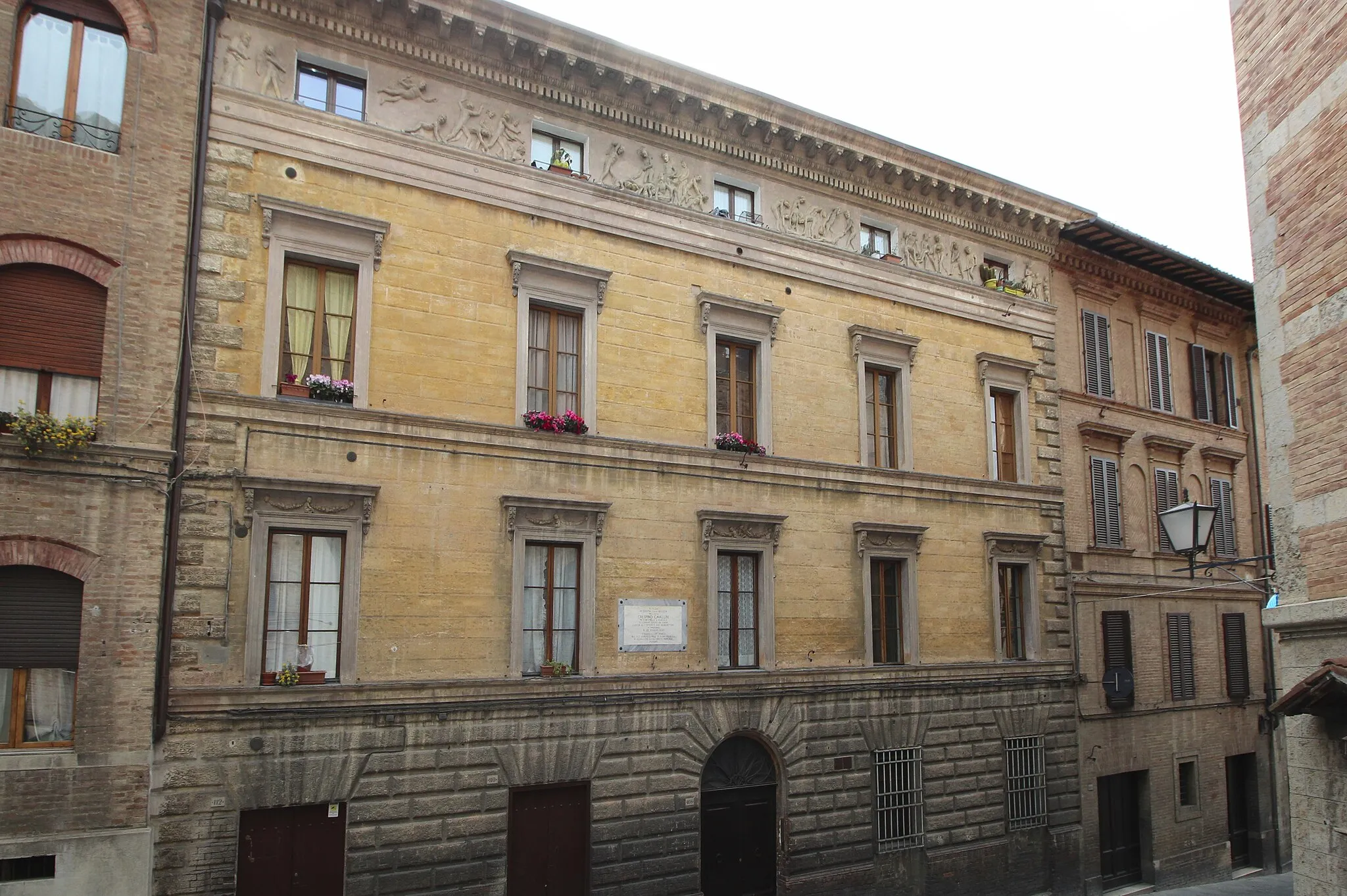 Photo showing: Palazzo Vestri, Via Salicotto, Siena, Tuscany, Italy