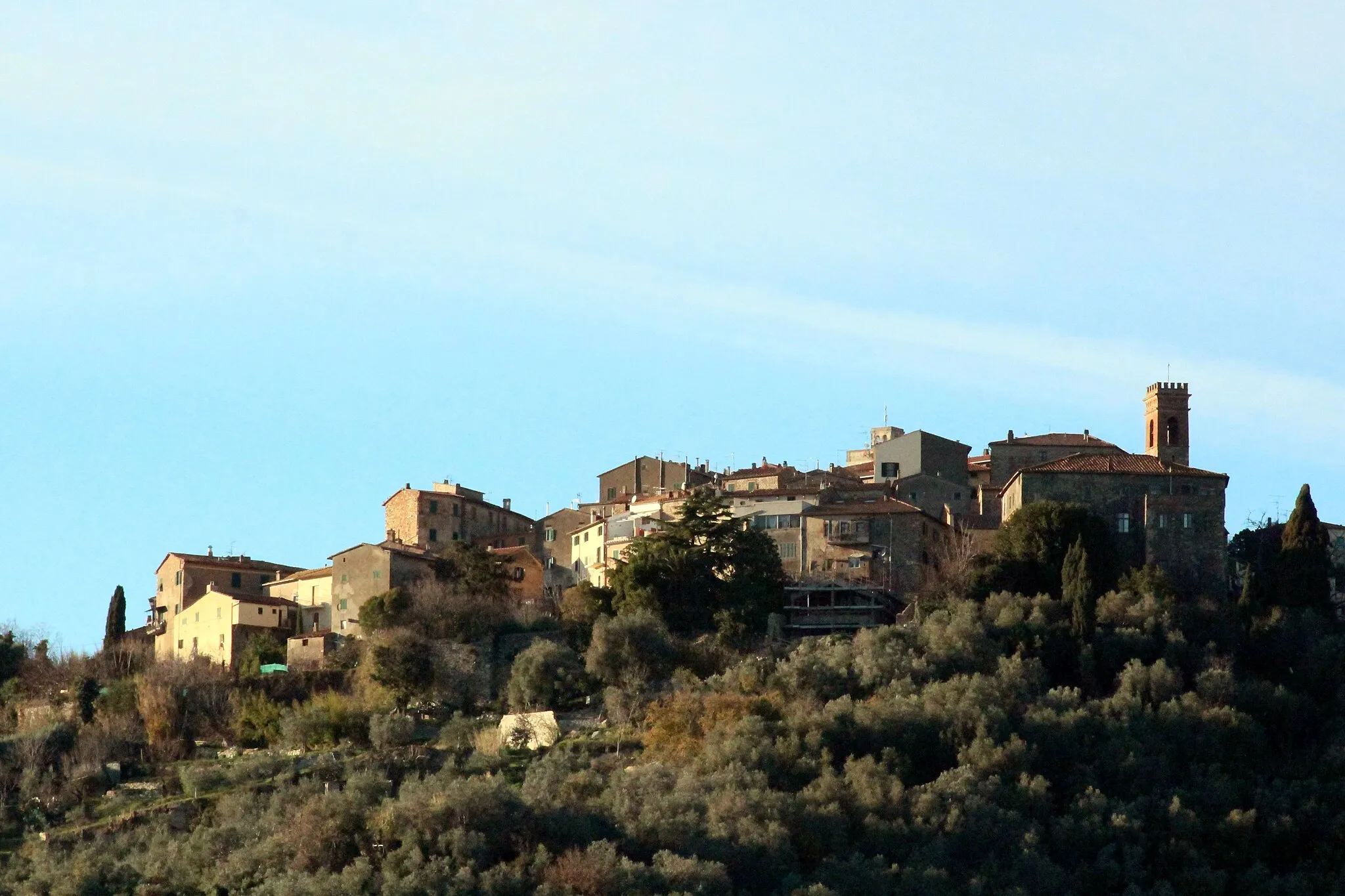 Photo showing: Panorama of Giuncarico, hamlet of Gavorrano, Maremma, Province of Grosseto, Tuscany, Italy