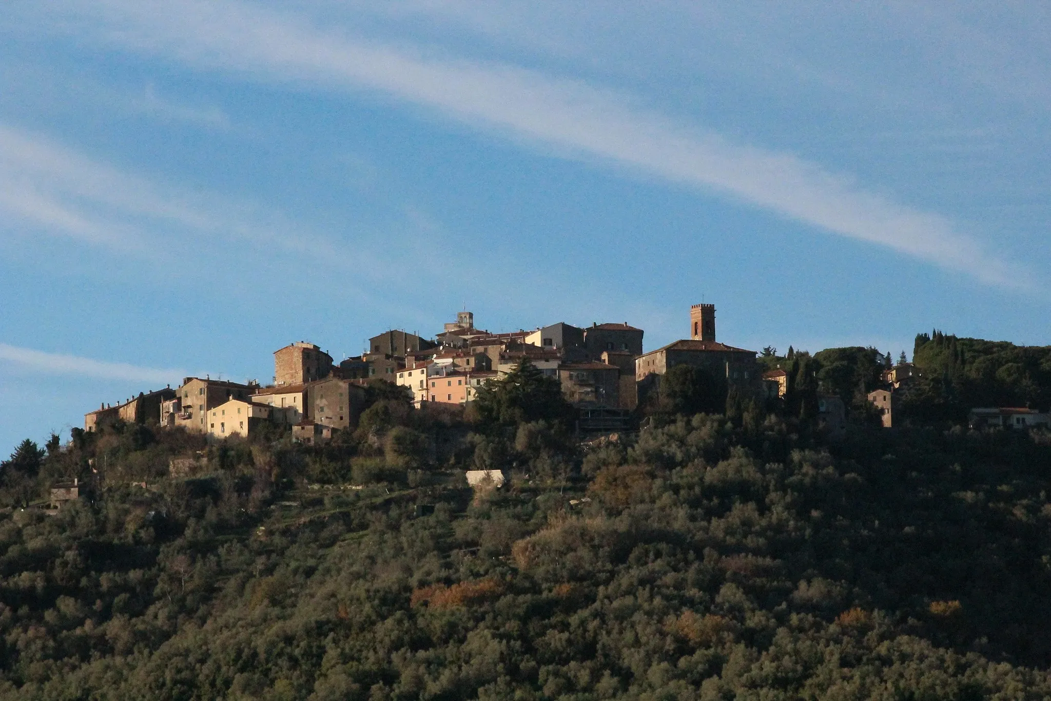 Photo showing: Panorama of Giuncarico, hamlet of Gavorrano, Maremma, Province of Grosseto, Tuscany, Italy