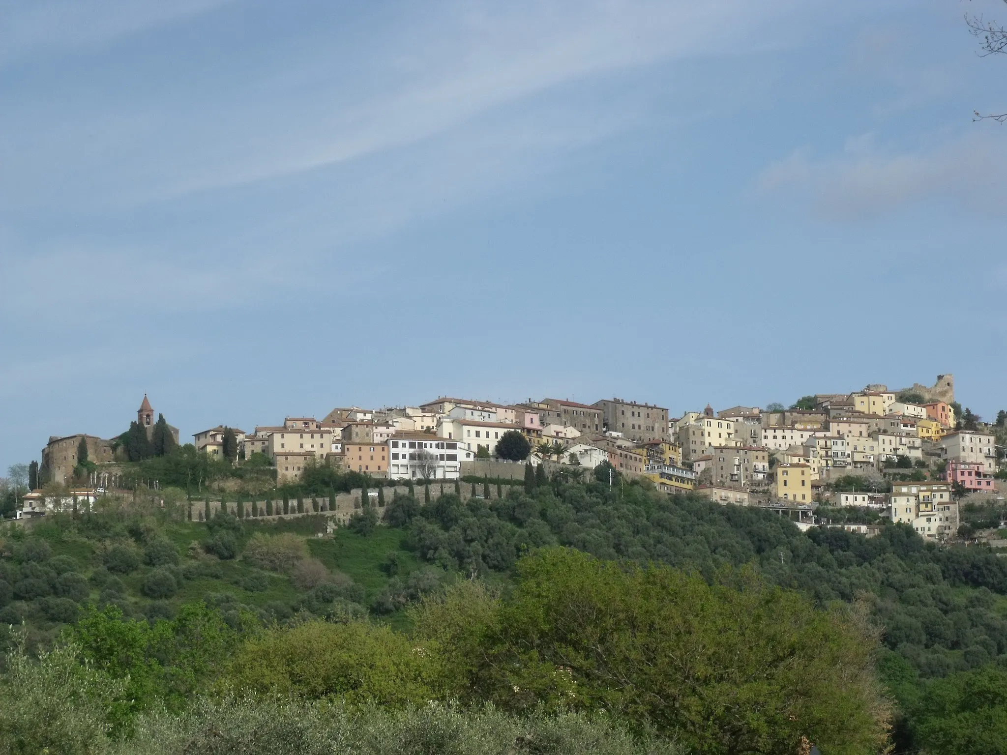 Photo showing: Panorama of Scarlino, Maremma, Province of Grosseto, Tuscany, Italy