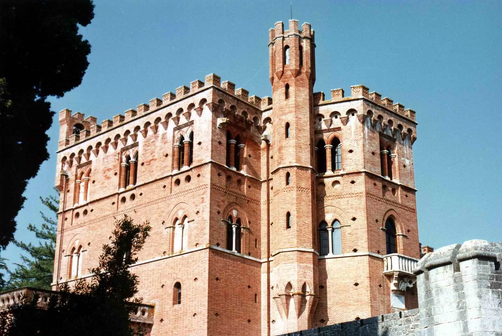 Photo showing: Gaiole in Chianti (Siena-Italia): il castello di Brolio