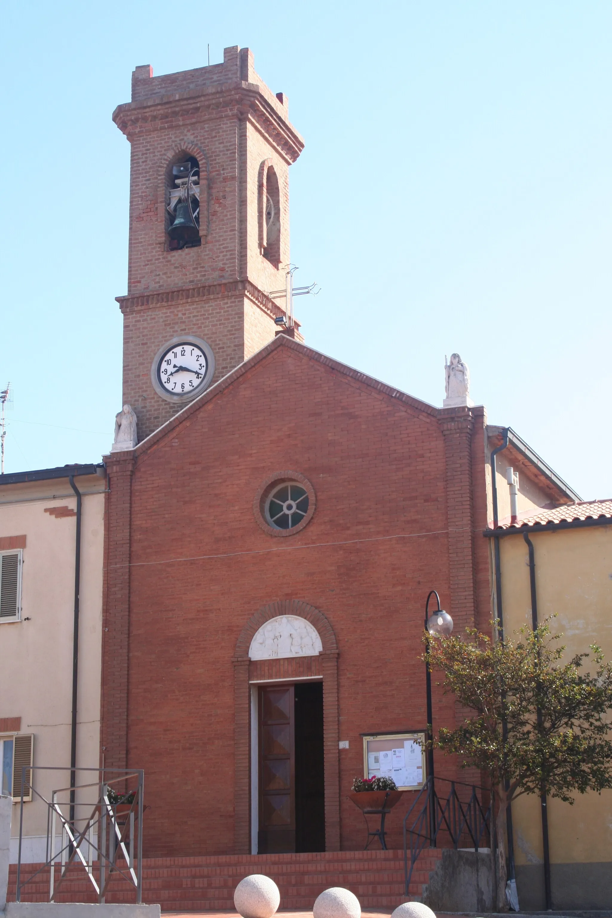 Photo showing: Riotorto, frazione di Piombino: la chiesa parrocchiale di Sant'Antonio Abate.