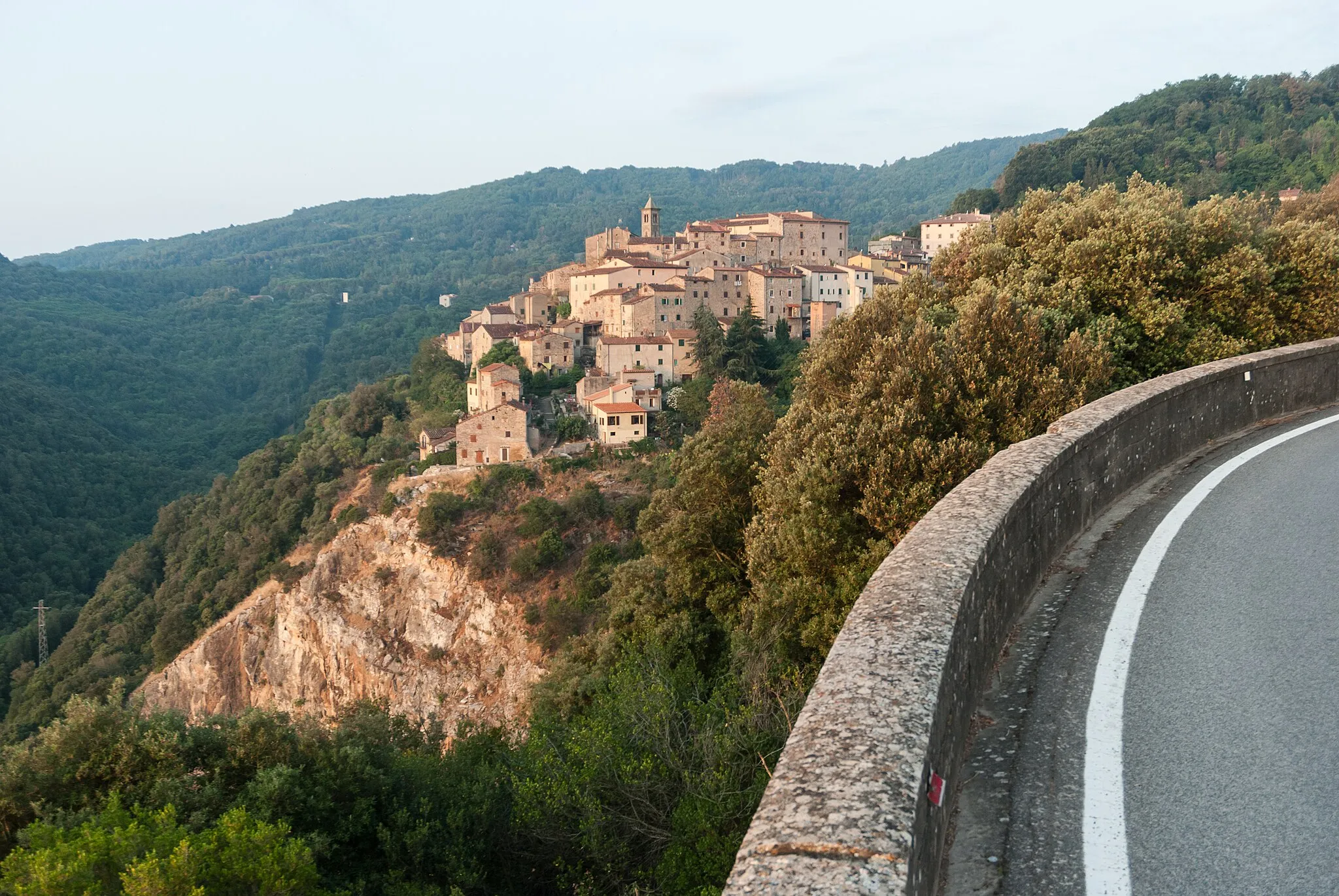 Photo showing: Sassetta seen from north in the time of sunrise