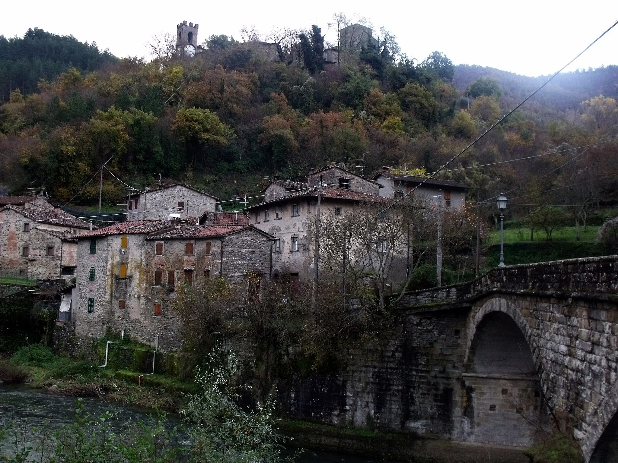 Photo showing: Borgo Castellano, Castello and Solano River in Castel San Niccolò, Province of Arezzo, Tuscany, Italy