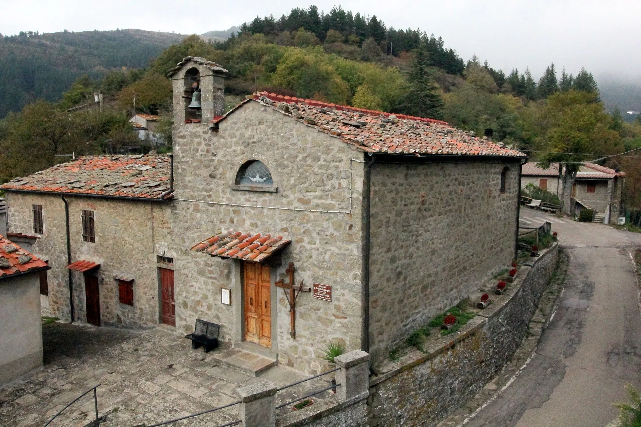 Photo showing: Church San Michele Arcangelo, in Anciolina, hamlet of Loro Ciuffenna, Province of Arezzo, Tuscany, Italy