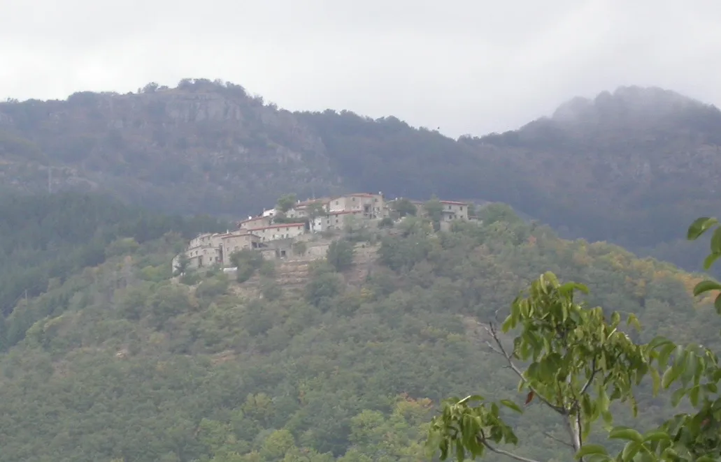 Photo showing: Anciolina village seen from Faeto, Tuscany