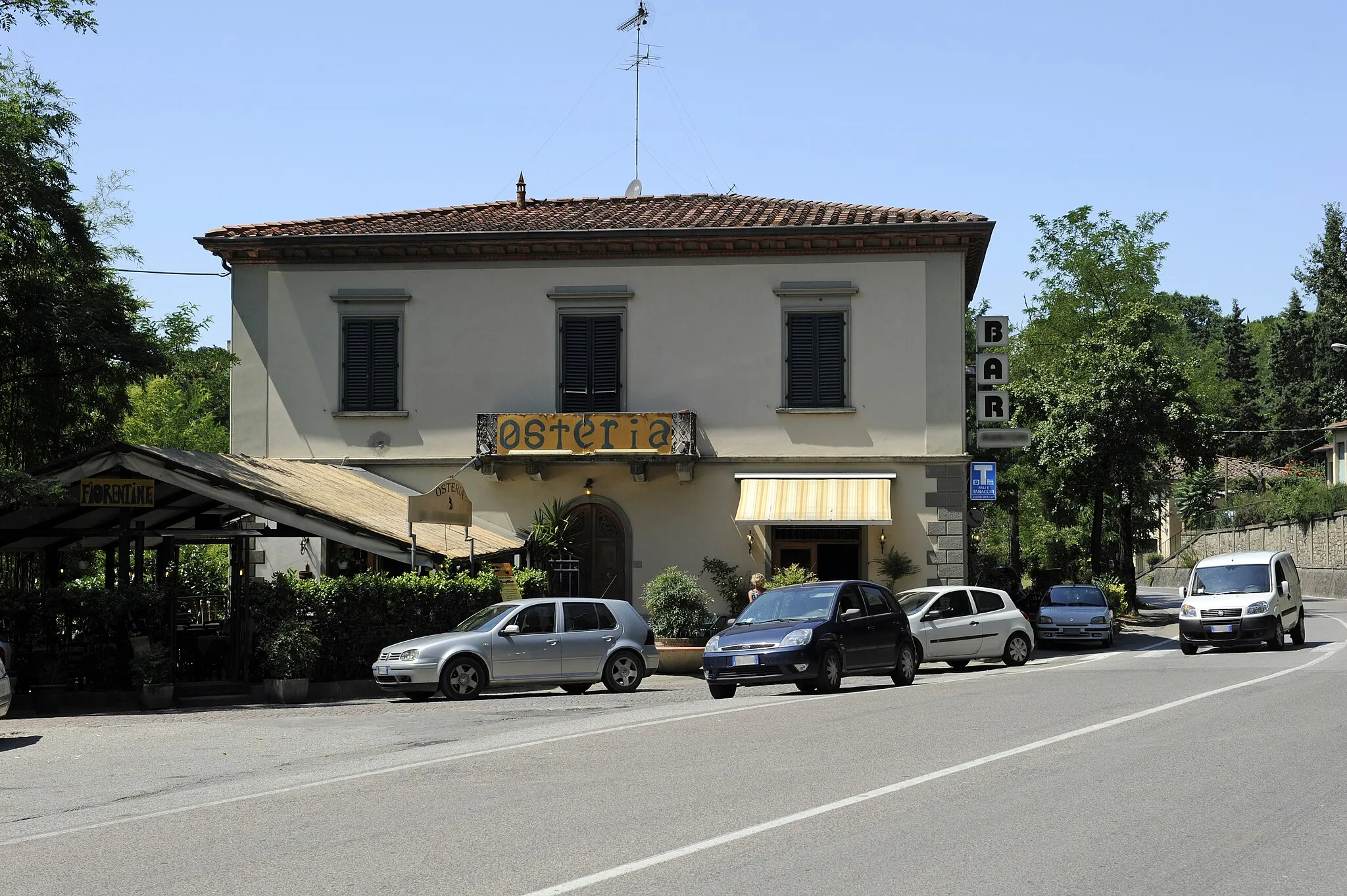 Photo showing: L'edificio che un tempo ospitava la stazione dei Falciani sulla linea della Tranvia del Chianti