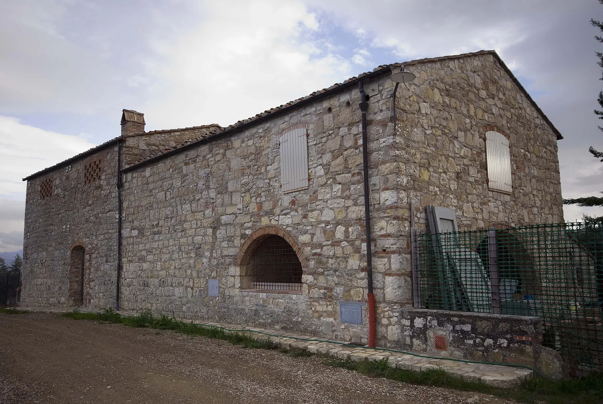 Photo showing: ex chiesa di san niccolò a montecampolesi - Mercatale in Val di Pesa