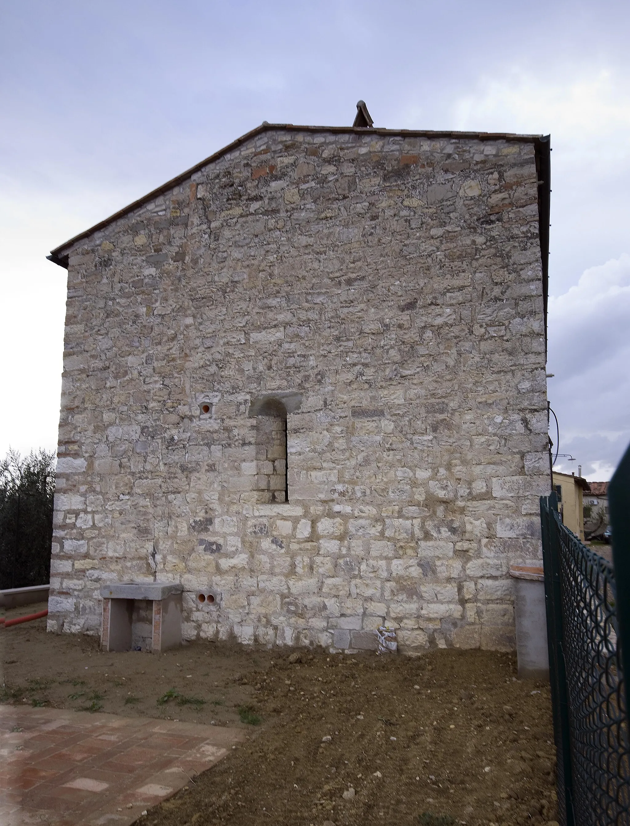 Photo showing: ex chiesa di san niccolò a montecampolesi - Abside - Mercatale in Val di Pesa
