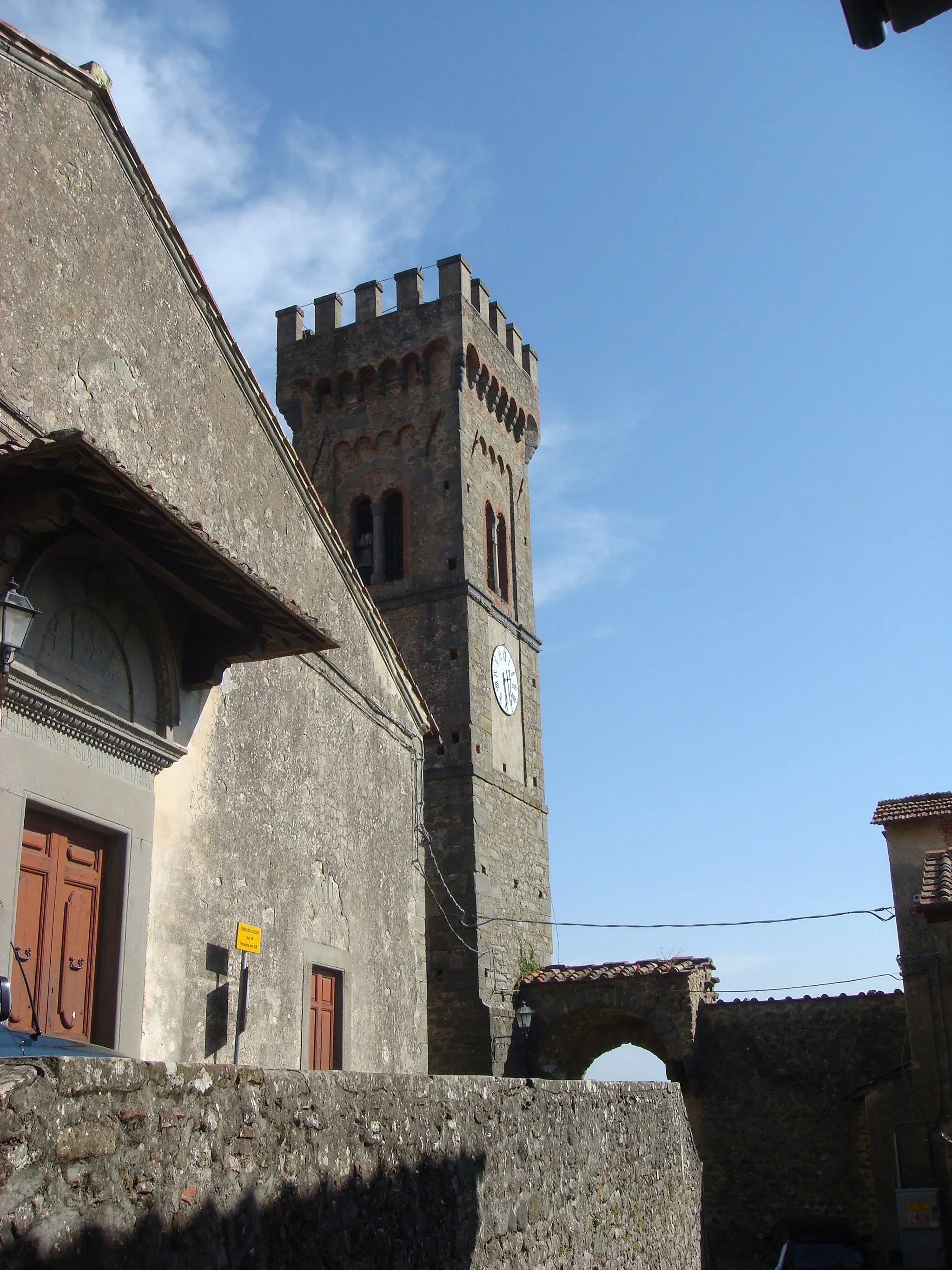 Photo showing: View of San Jacopo church and belltower in Cozzile