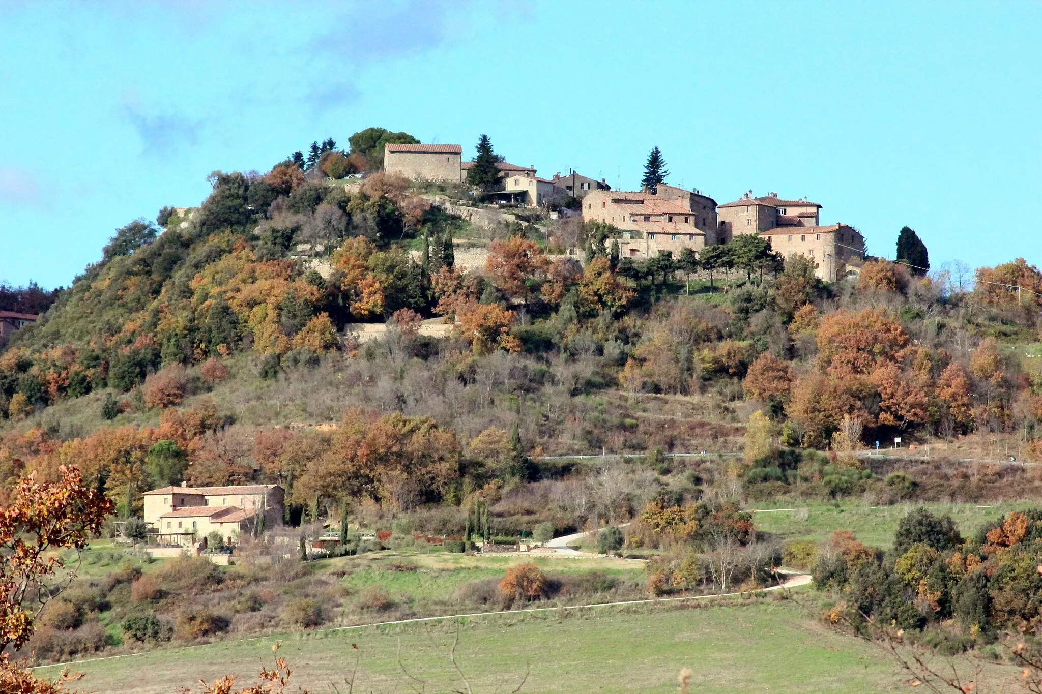 Photo showing: Panorama of Mensano, hamlet of Casole d'Elsa, Province of Siena, Tuscany, Italy