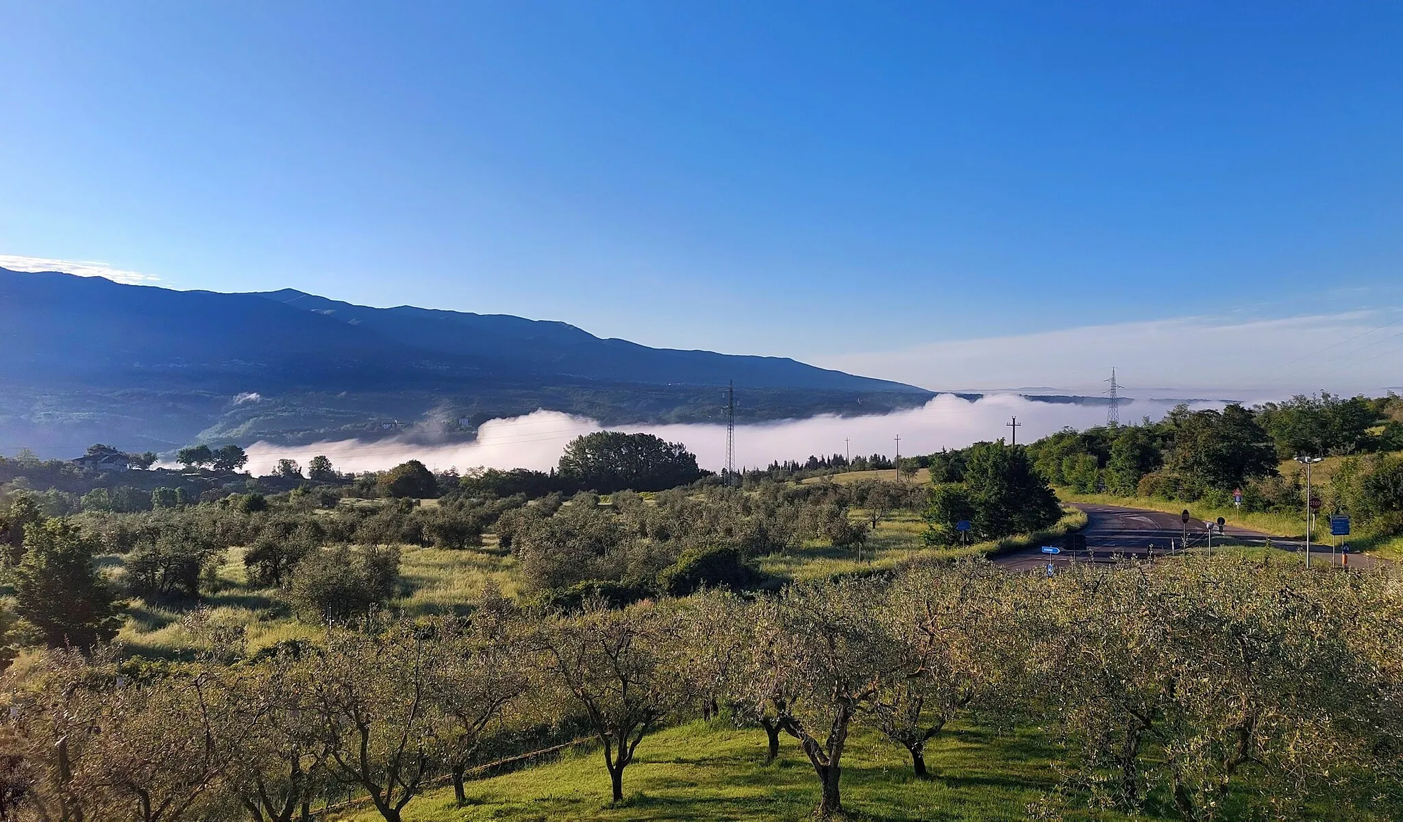 Photo showing: The mists over the Valdarno Fiorentino valley
