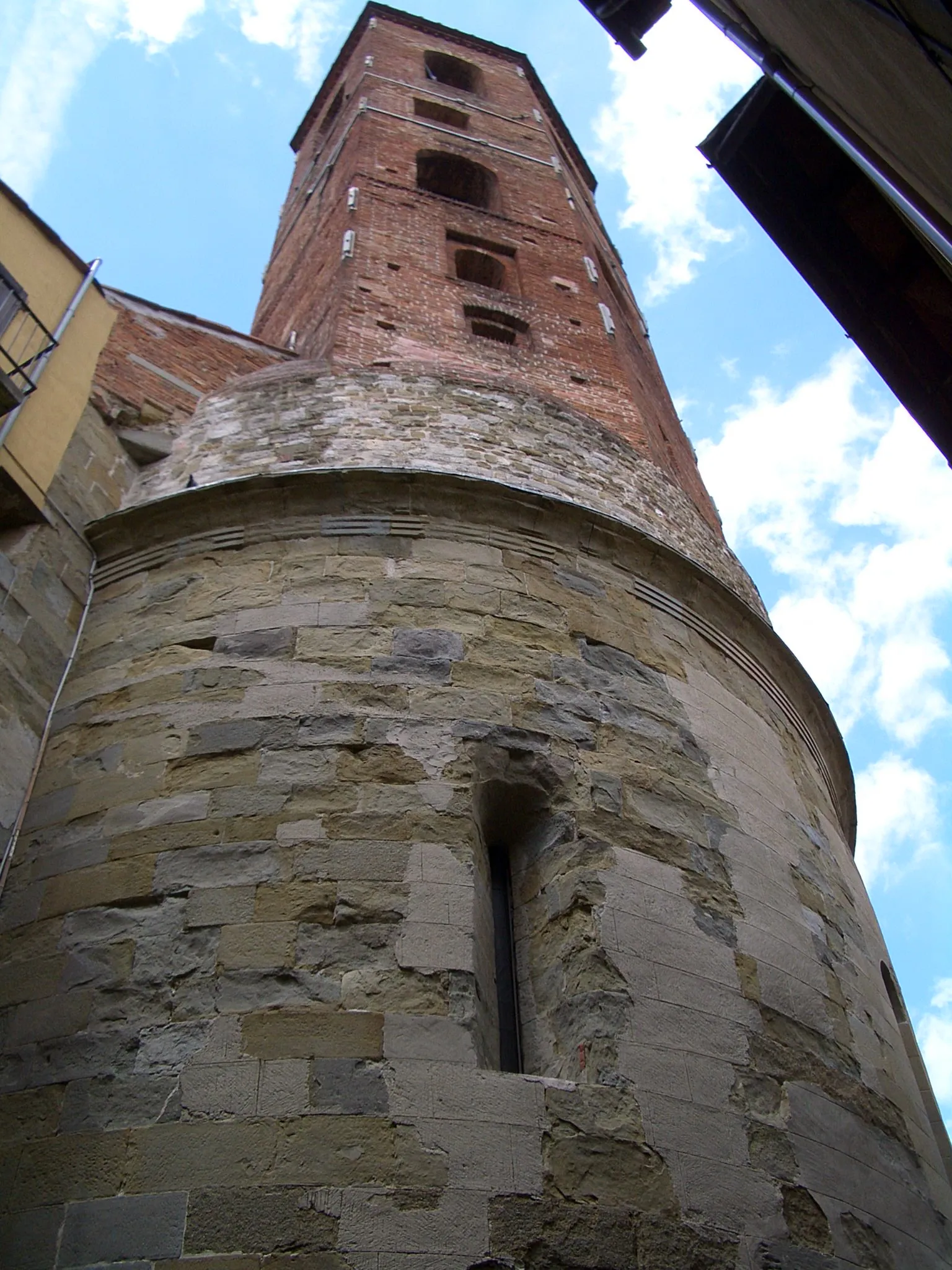 Photo showing: The tower of a church in the center of Borgo San Lorenzo, Tuscany