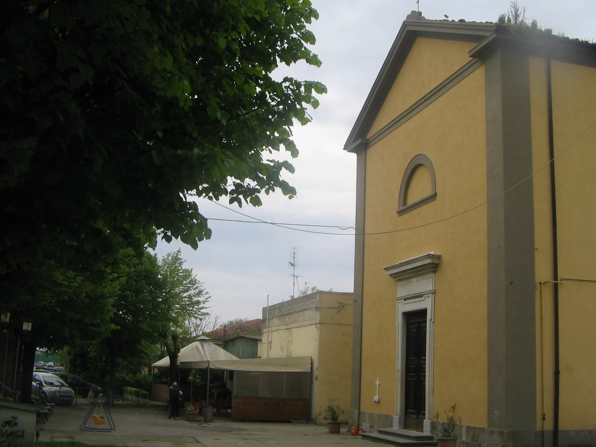 Photo showing: toussaint, foto propria, esterno della chiesa di san leonardo di stagno, foto di pubblico dominio.