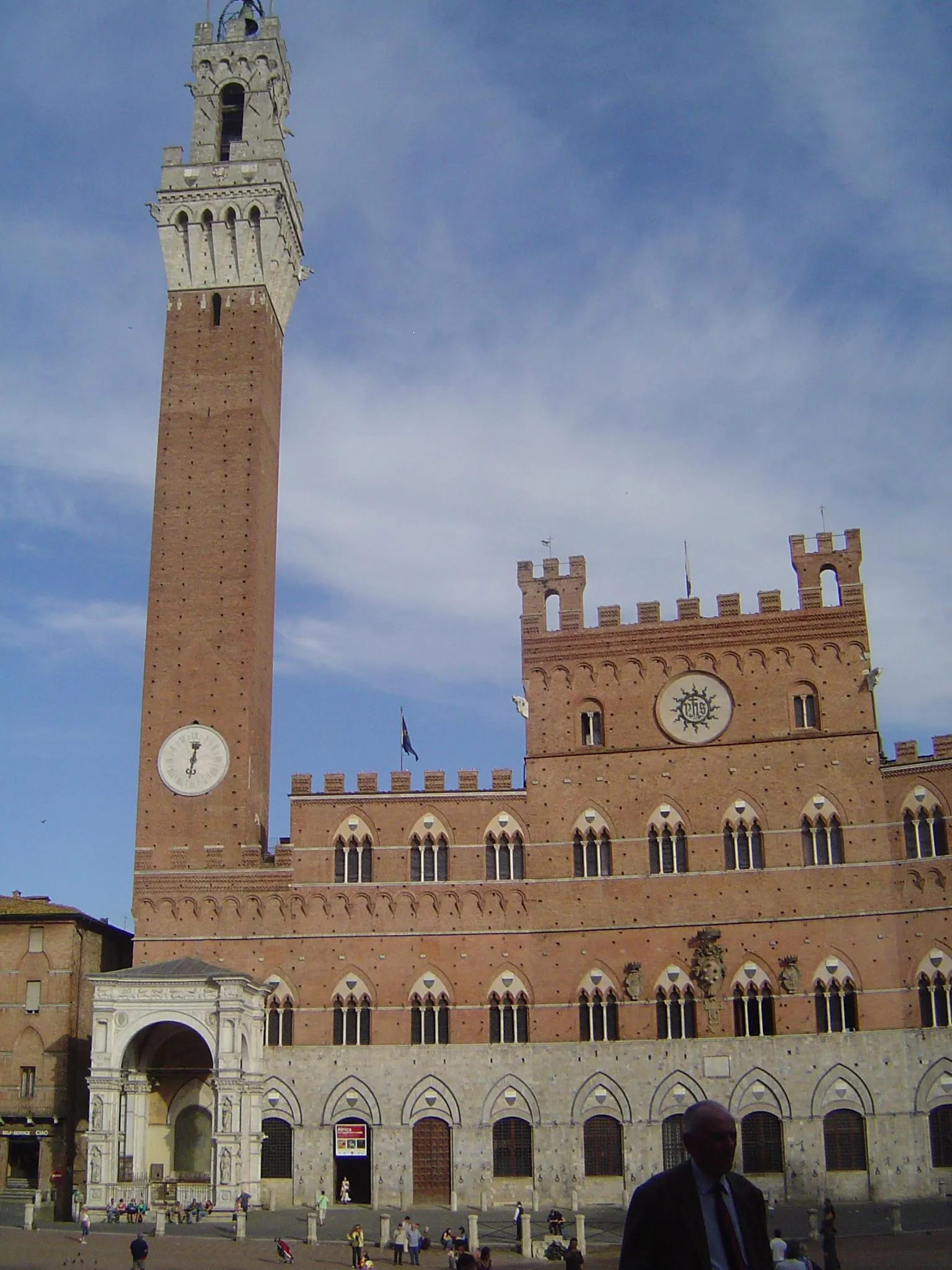 Photo showing: Palazzo Pubblico, Piazza Del Campo, Siena, Italy