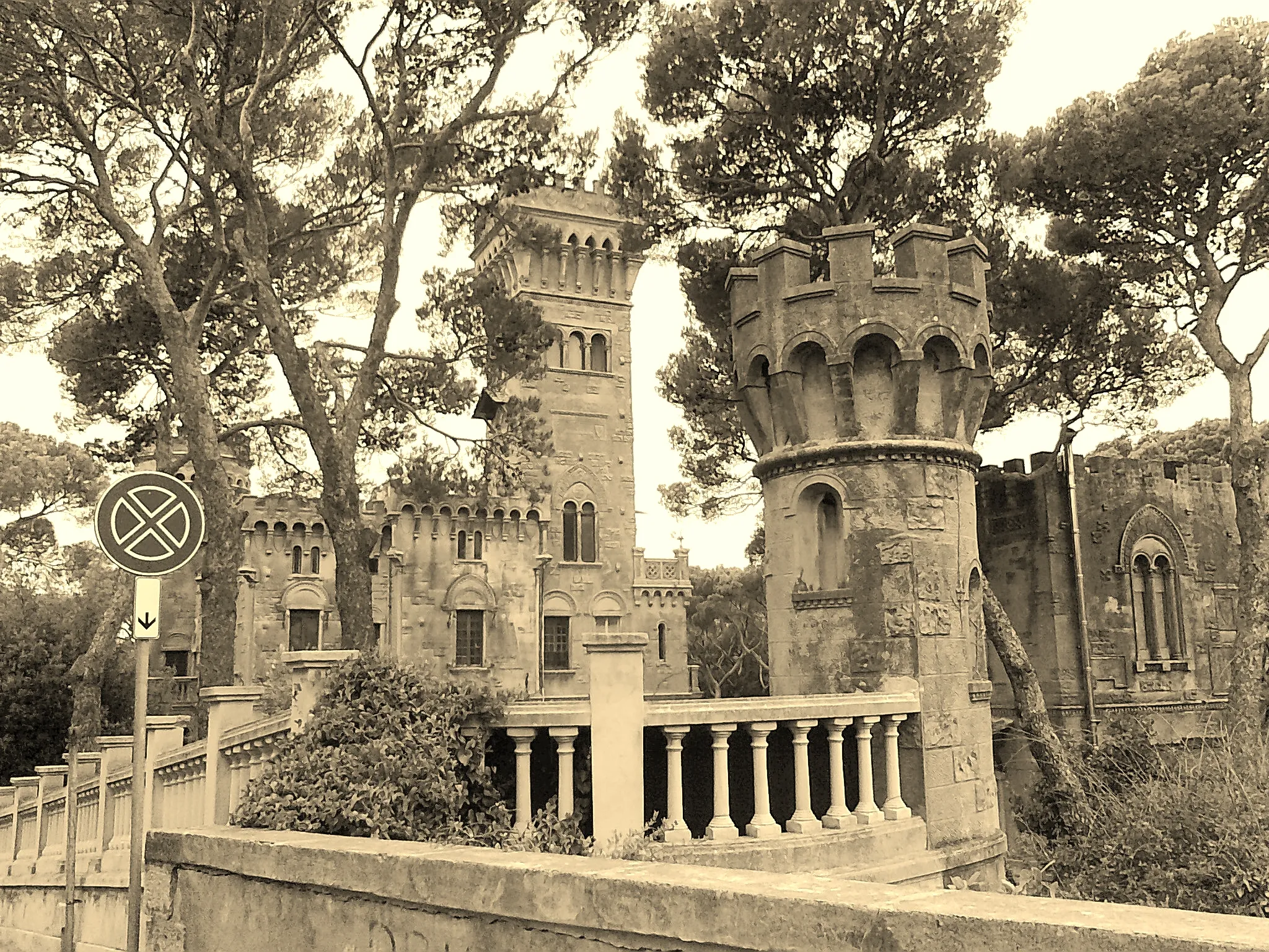 Photo showing: Livorno: Villa Jana nella frazione di Quercianella, edificio neomedievale costruito nei primi decenni del XX secolo