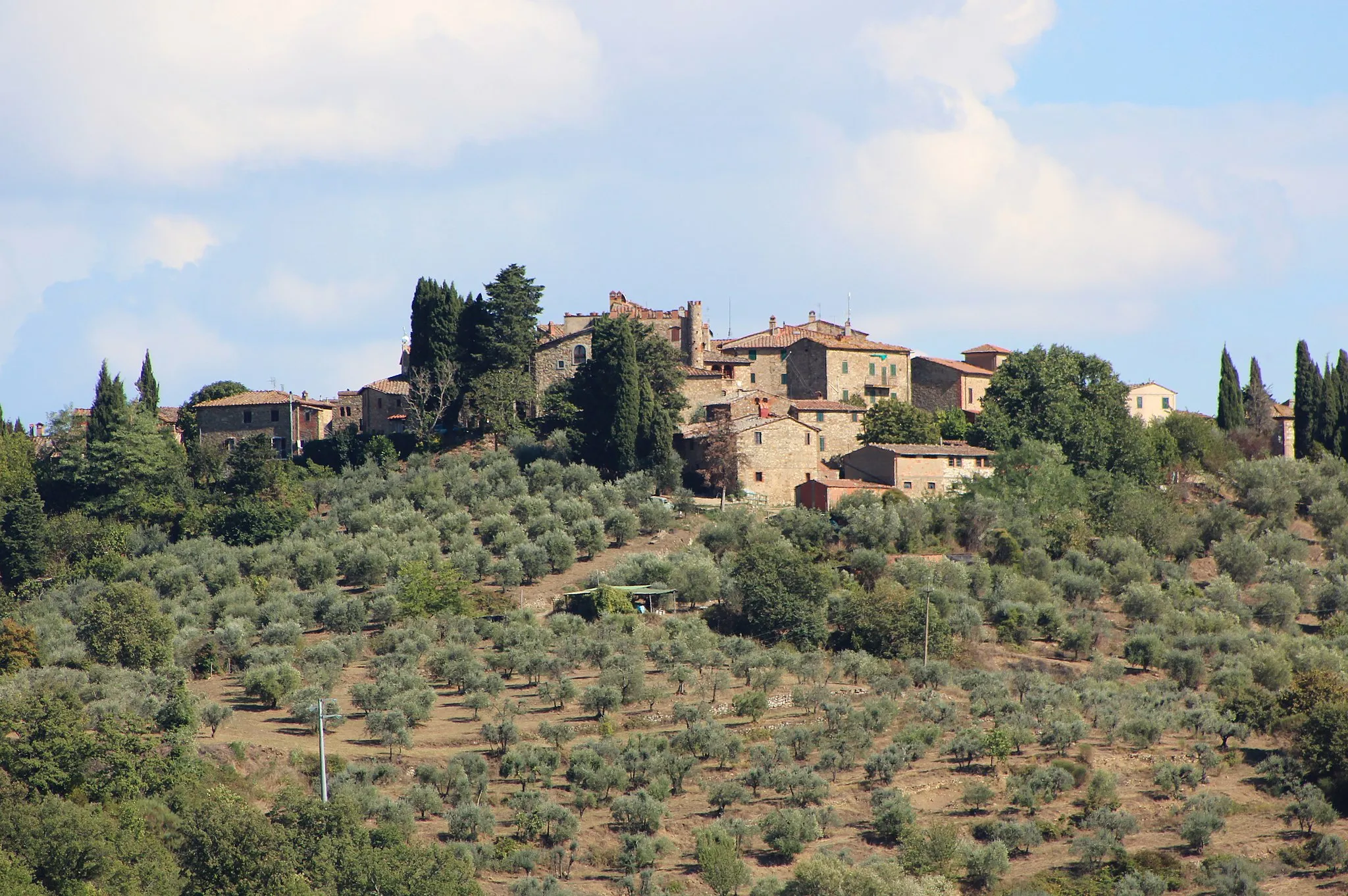 Photo showing: Panorama of Montebenichi, hamlet of Bucine, Province of Arezzo, Tuscany, Italy