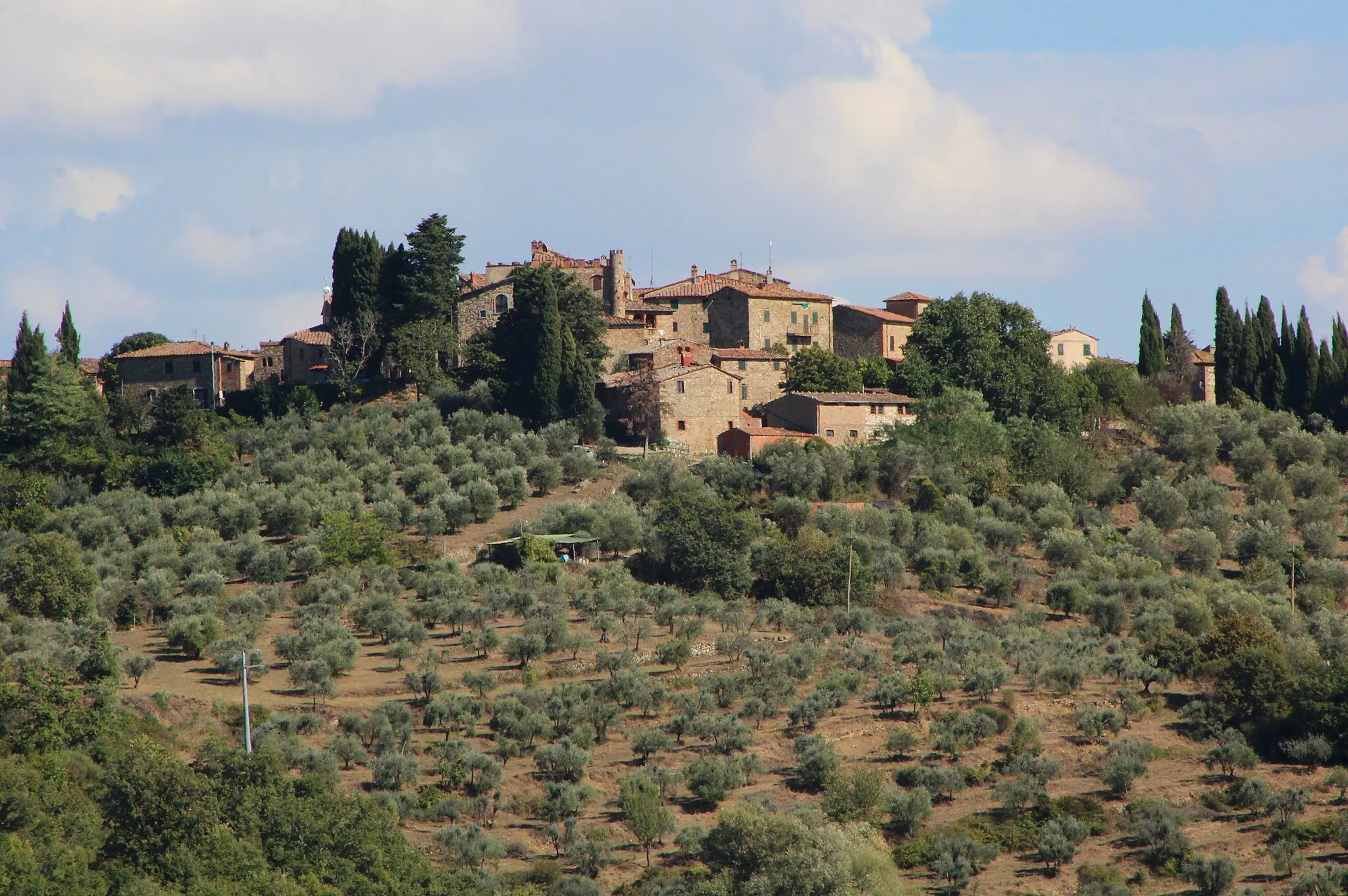 Photo showing: Panorama of Montebenichi, hamlet of Bucine, Province of Arezzo, Tuscany, Italy