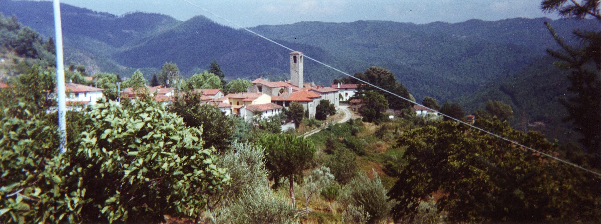 Photo showing: panorama dell'abitato di Sant'Ippolito di Vernio (PO, Italia)