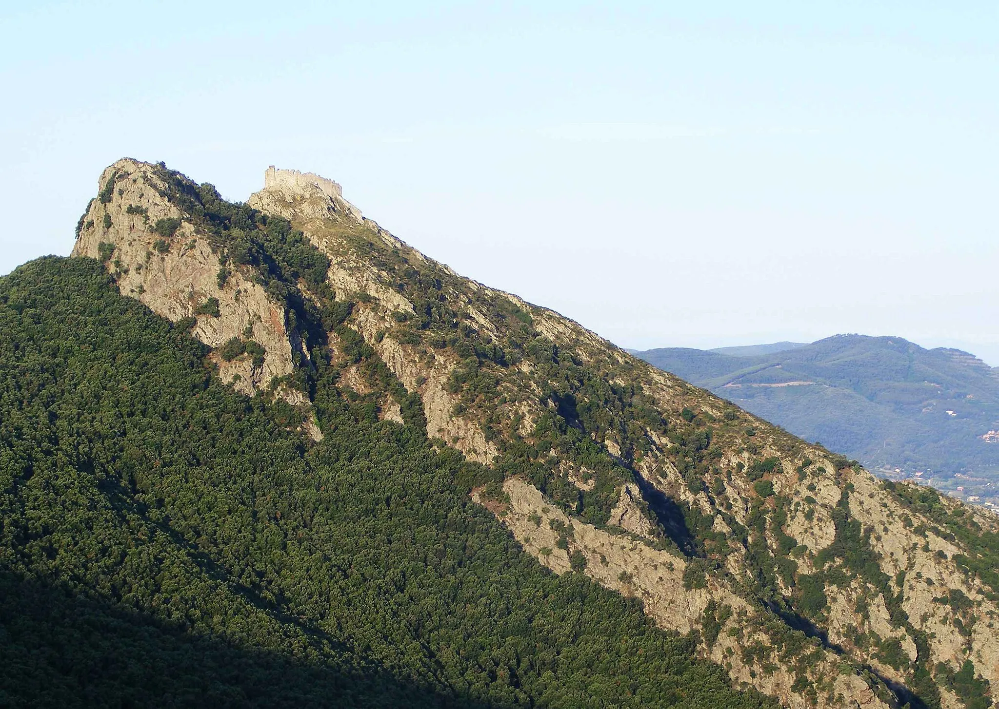Photo showing: Volterraio fortress as seen from north-east (loc. Le Panche); Isola d'Elba, LI, Italy.
Within the Arcipelago Toscano National Park.
